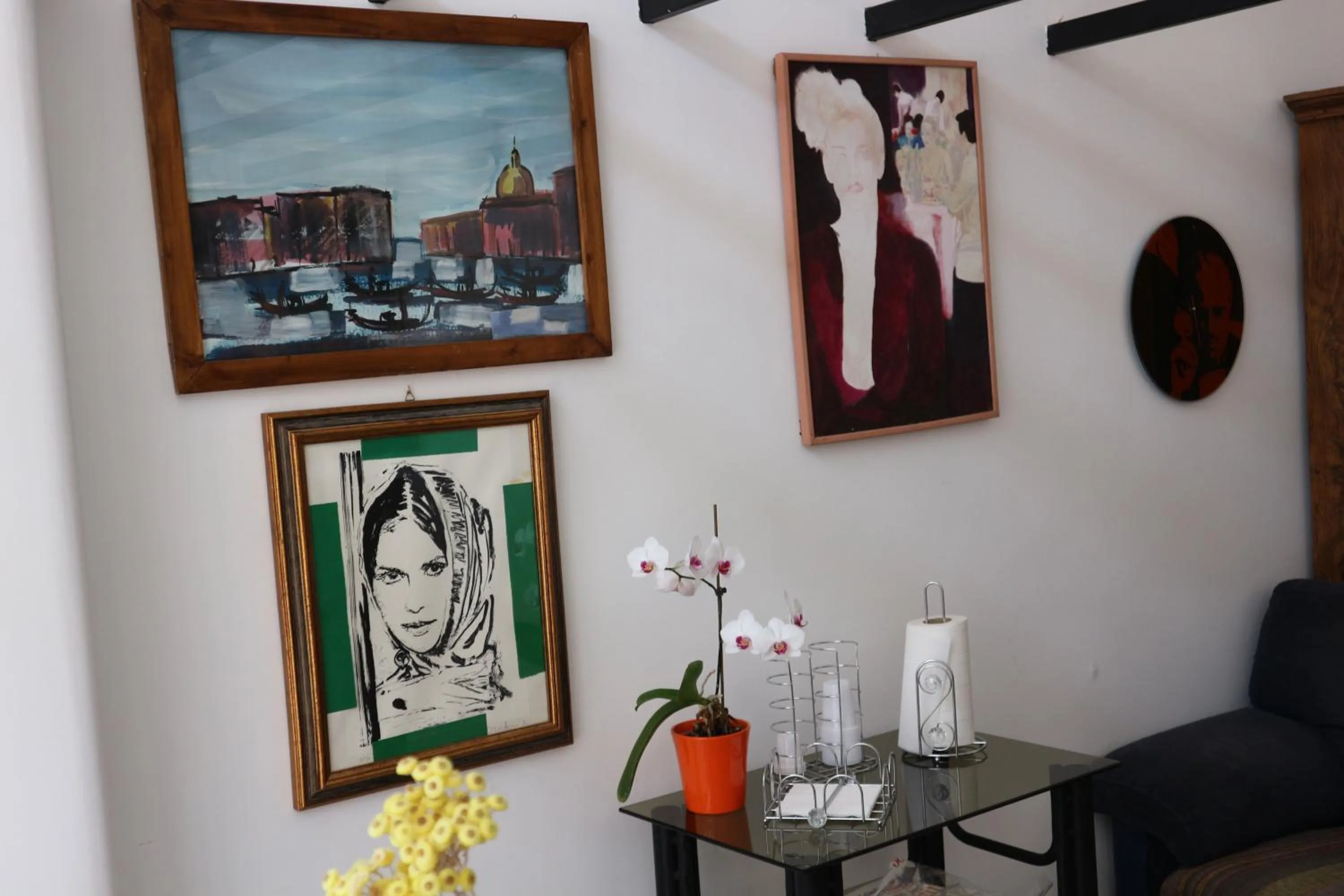 Communal lounge/ TV room in B&B Macalube Aragona