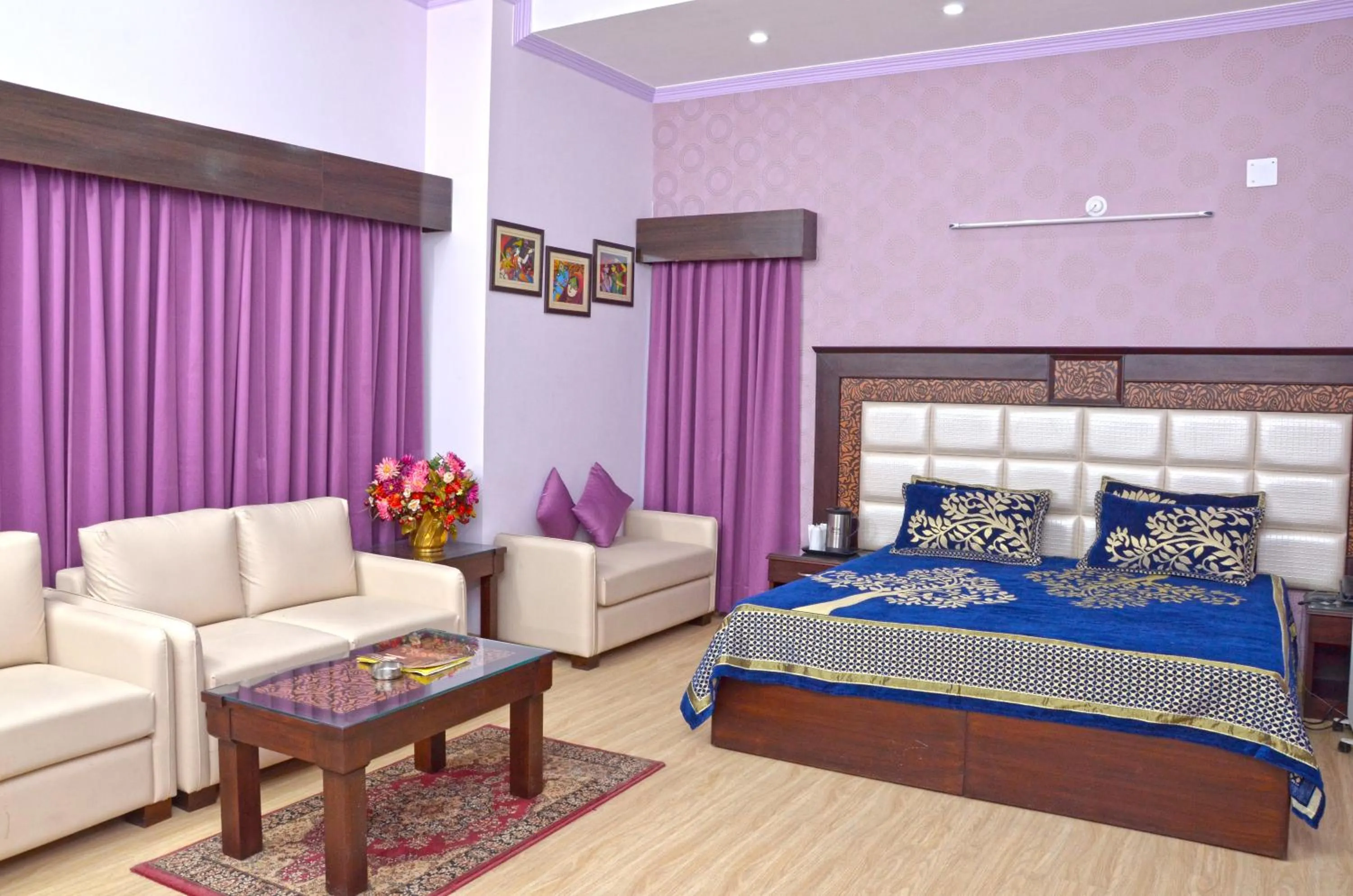 Hotel Shikhar & Restaurant