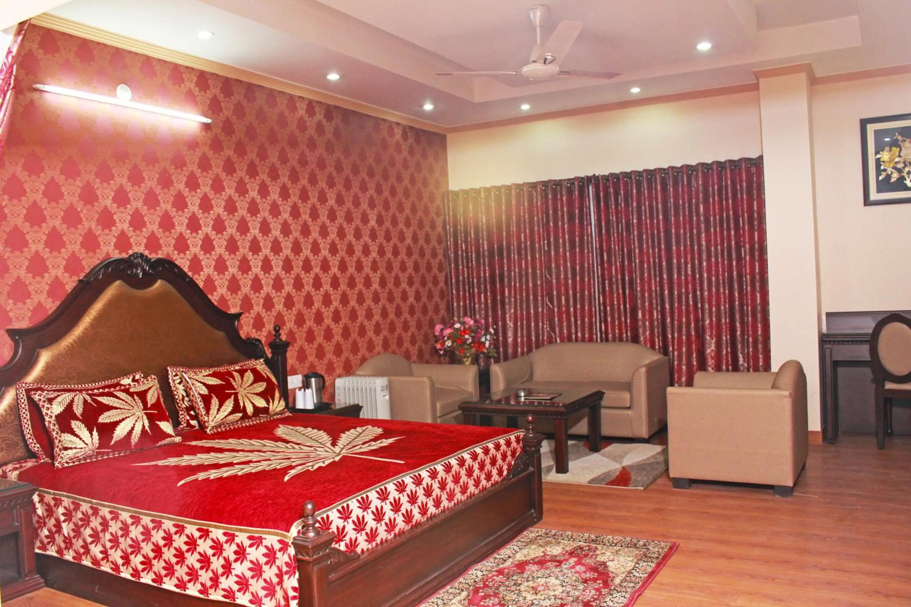 Hotel Shikhar & Restaurant