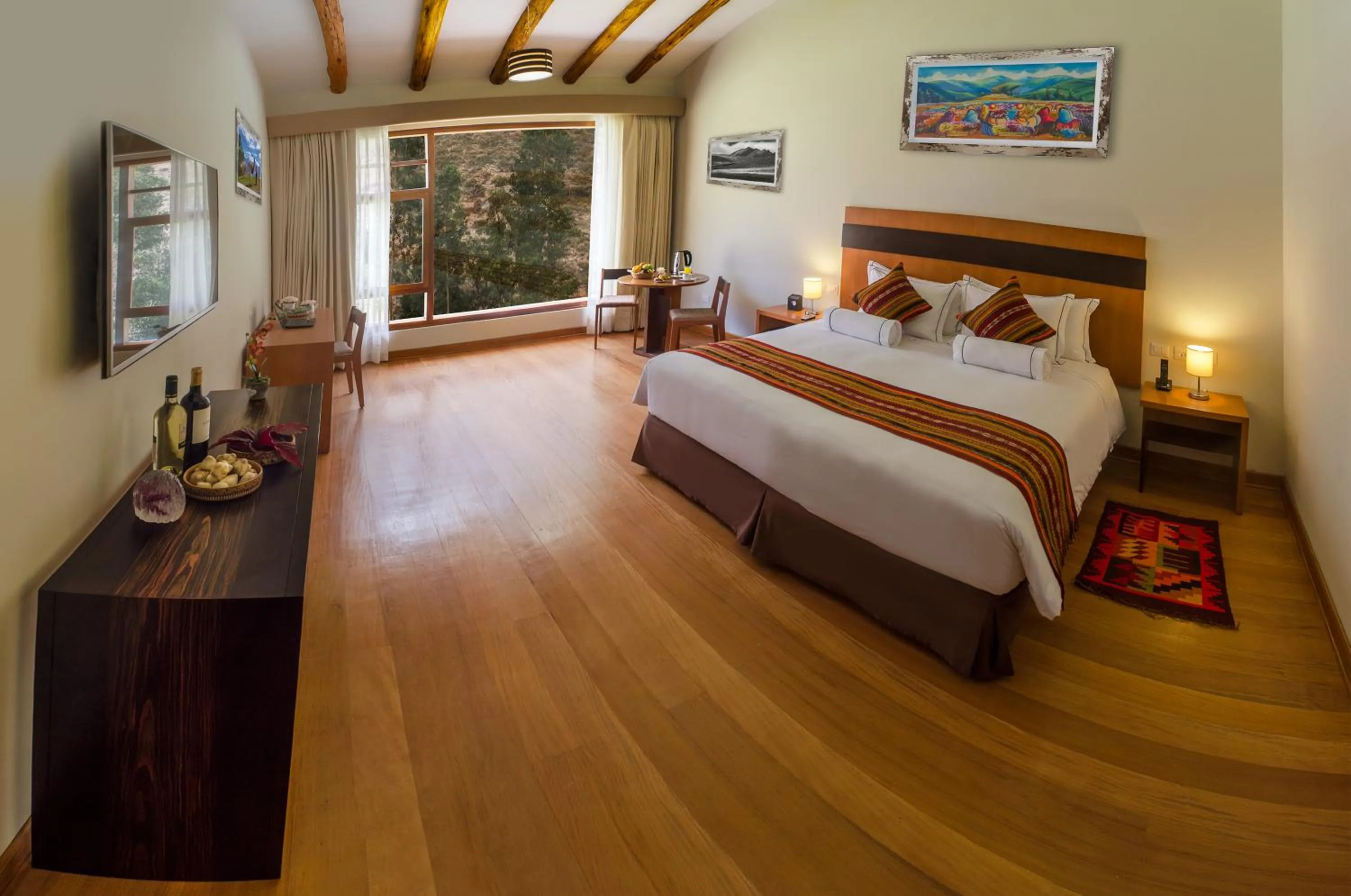 Photo of the whole room, Bed in Taypikala Deluxe Valle Sagrado