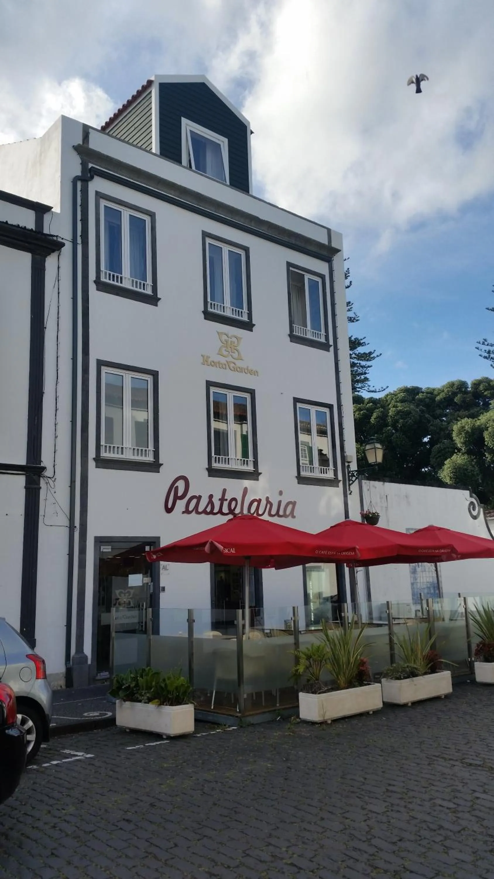 Facade/entrance in Horta Garden