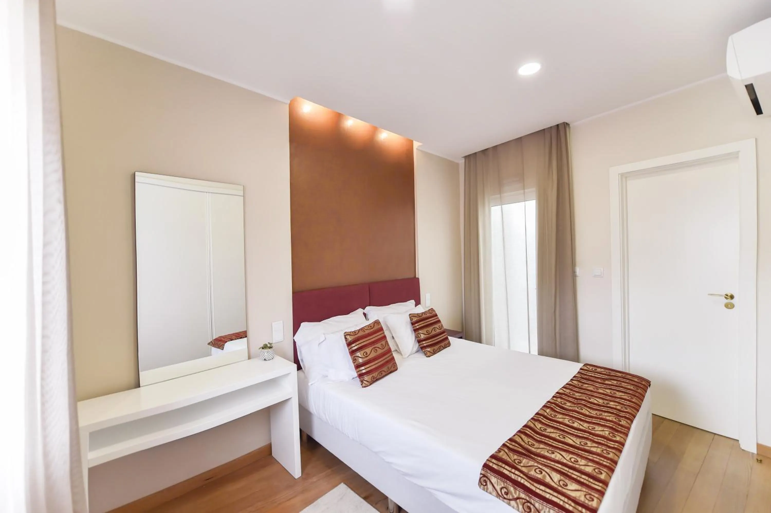 Photo of the whole room in Horta Garden