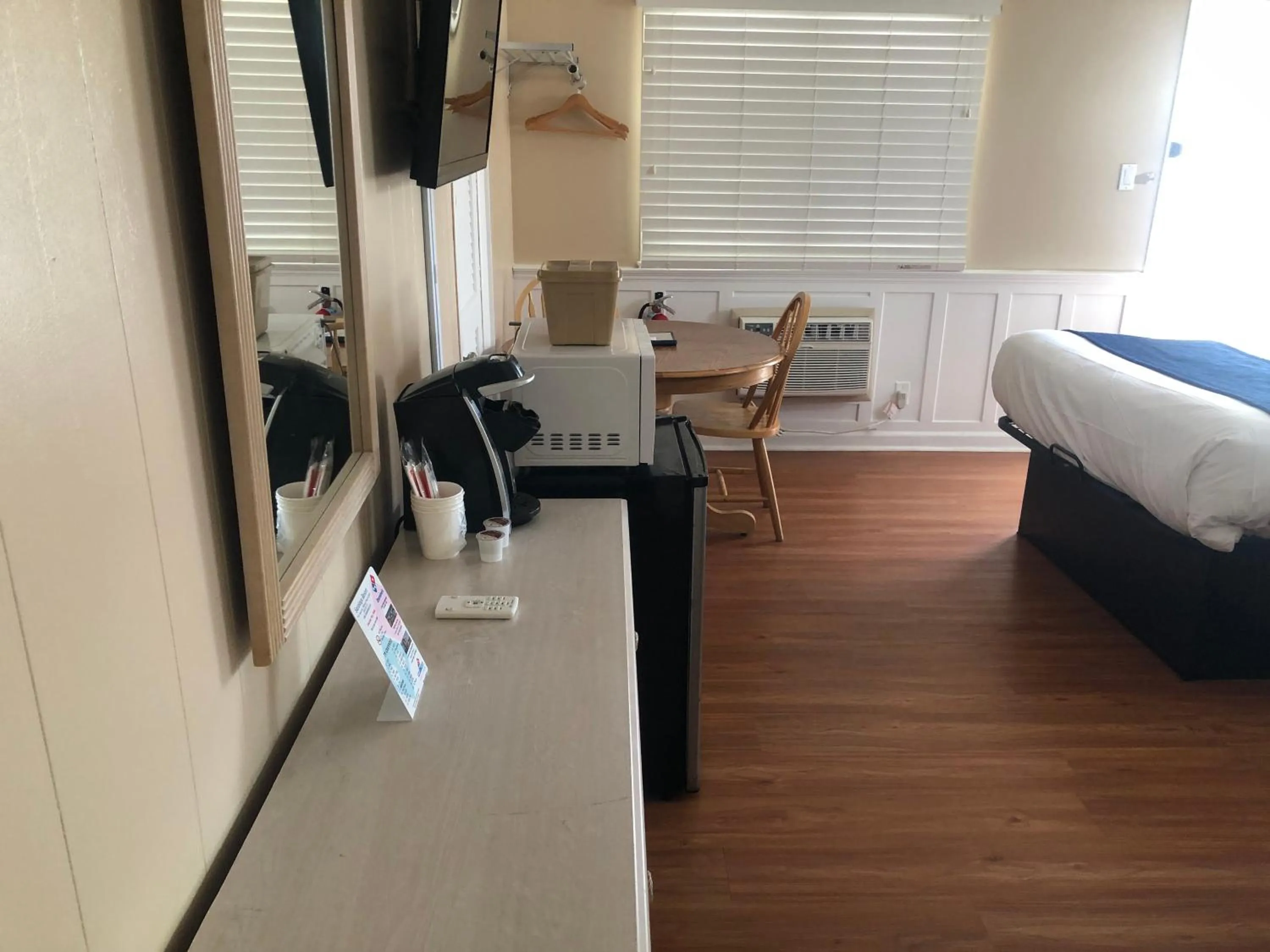 Coffee/tea facilities, Bed in Saratoga Resort