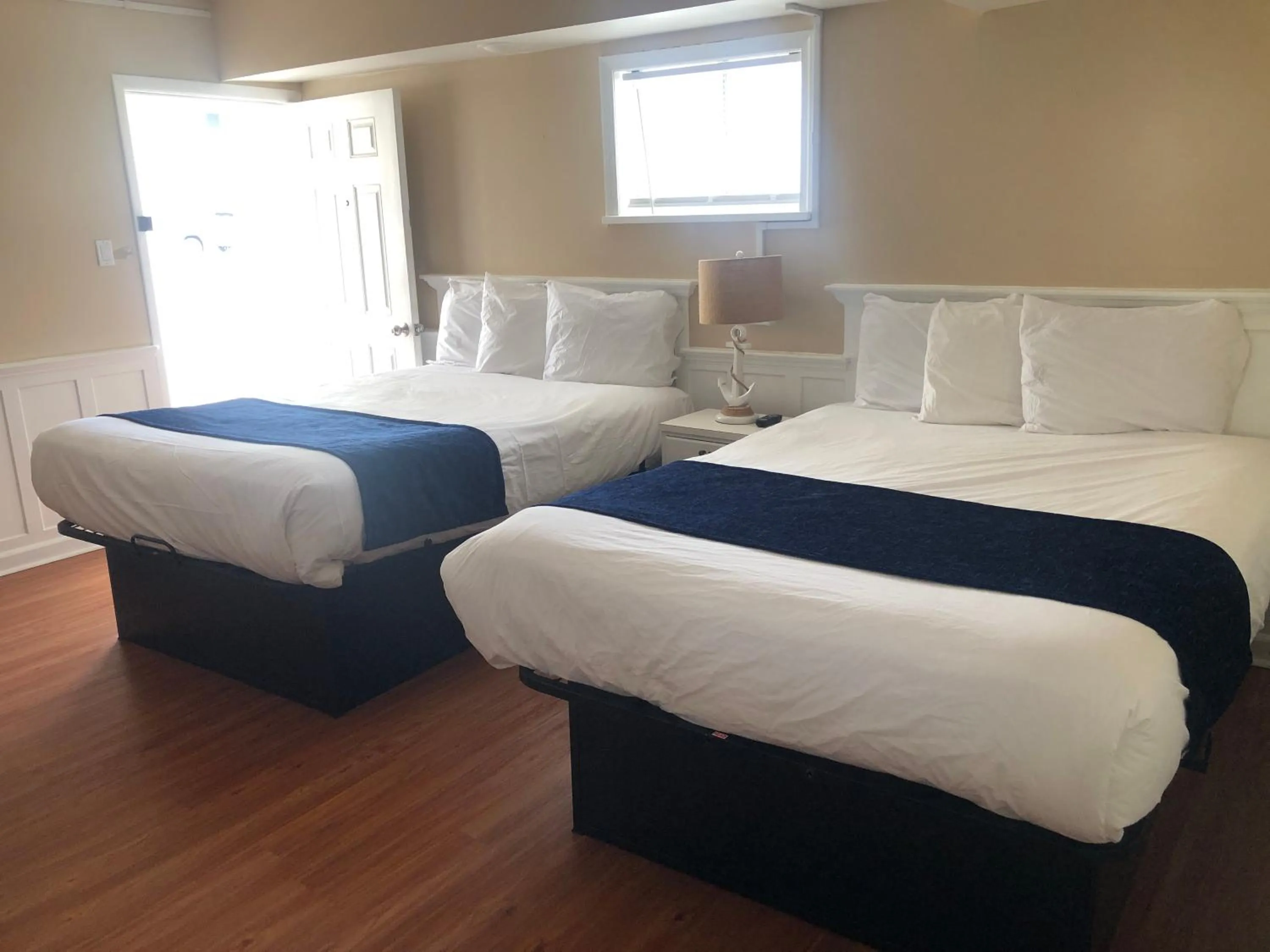 Bedroom, Bed in Saratoga Resort