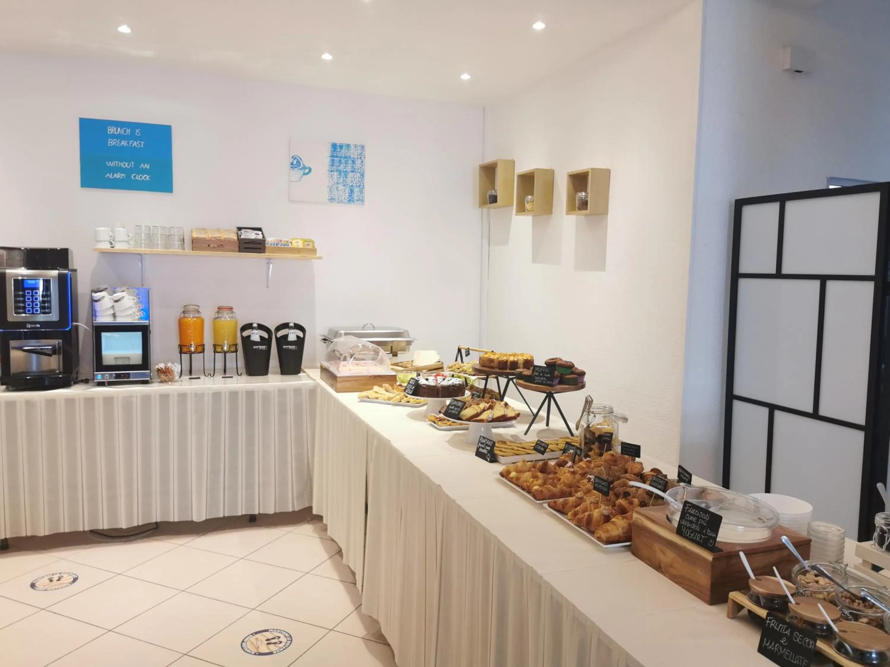 Breakfast in Hotel Bellini