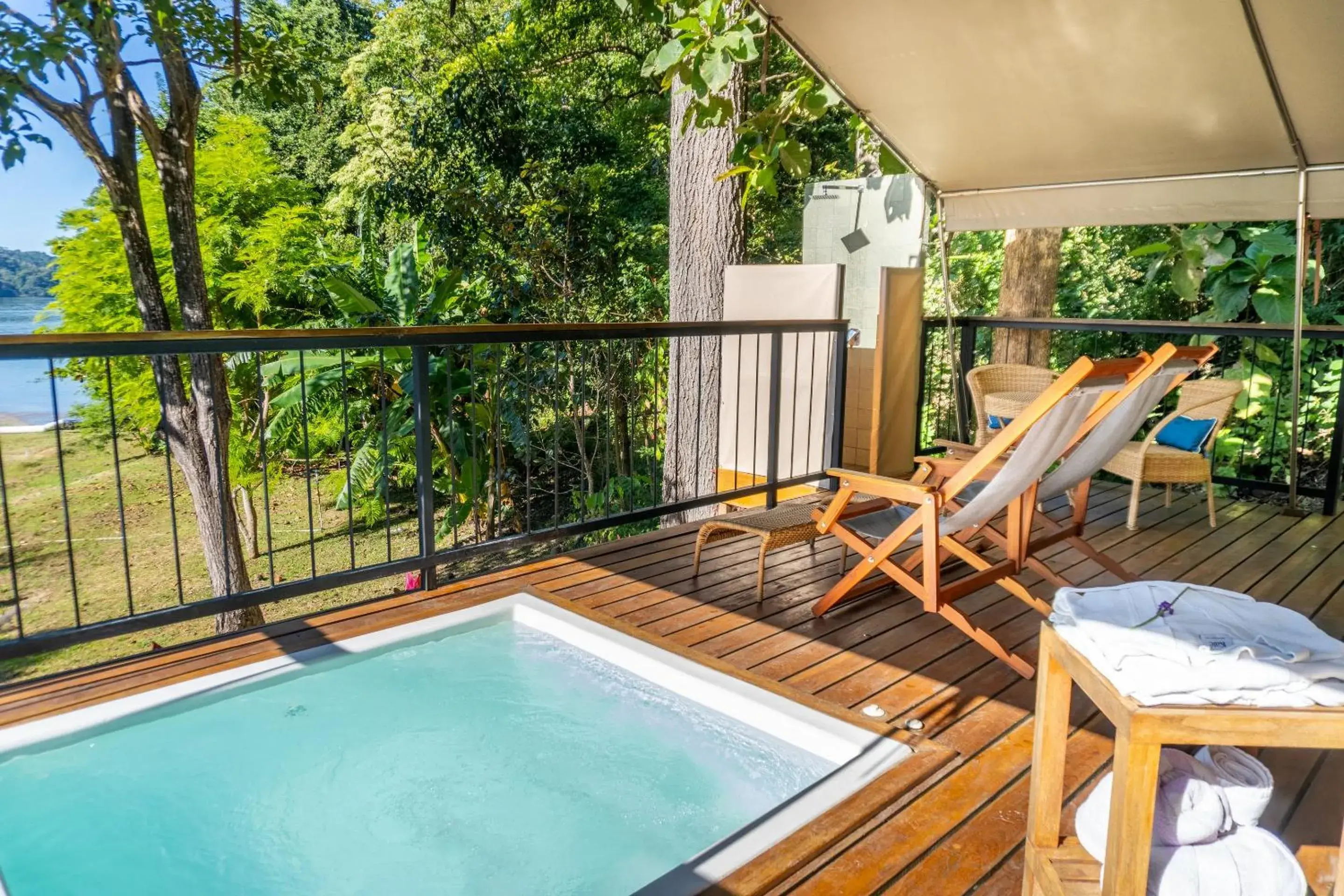 Premium Tent Ocean View King Bed with A/C in Isla Chiquita Glamping Hotel Premium Tent Ocean View King Bed with A/C in Isla Chiquita Glamping Hotel