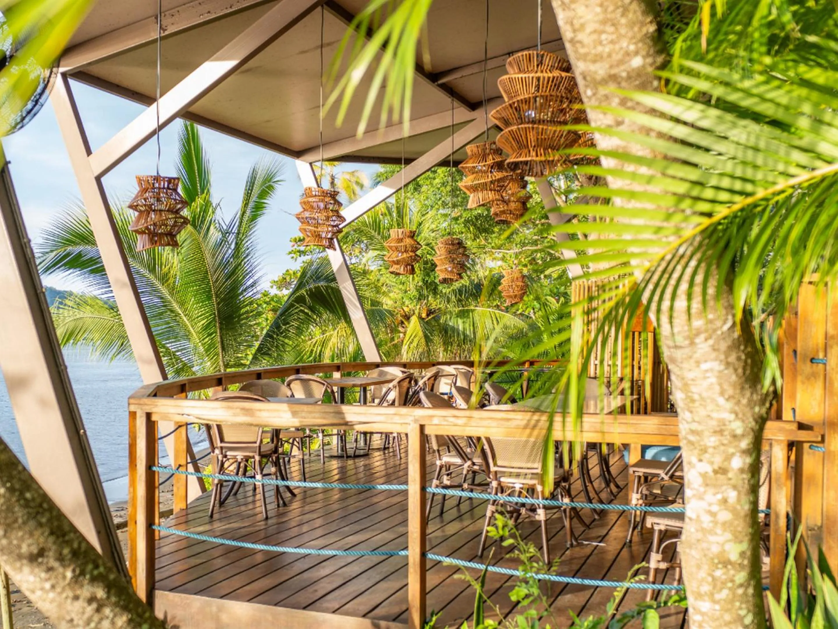 Restaurant/places to eat in Isla Chiquita Glamping Hotel