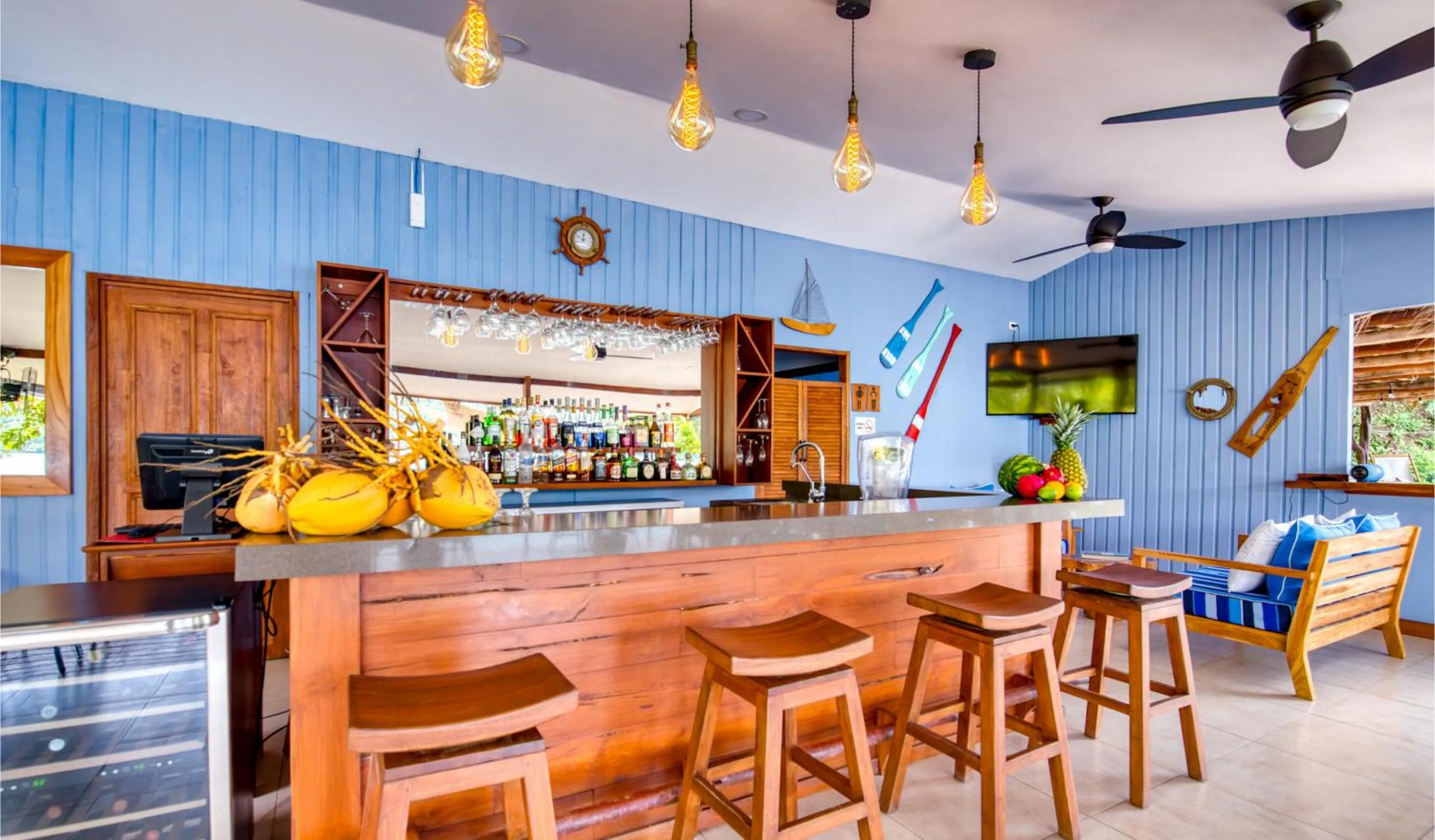 Restaurant/places to eat in Isla Chiquita Glamping Hotel