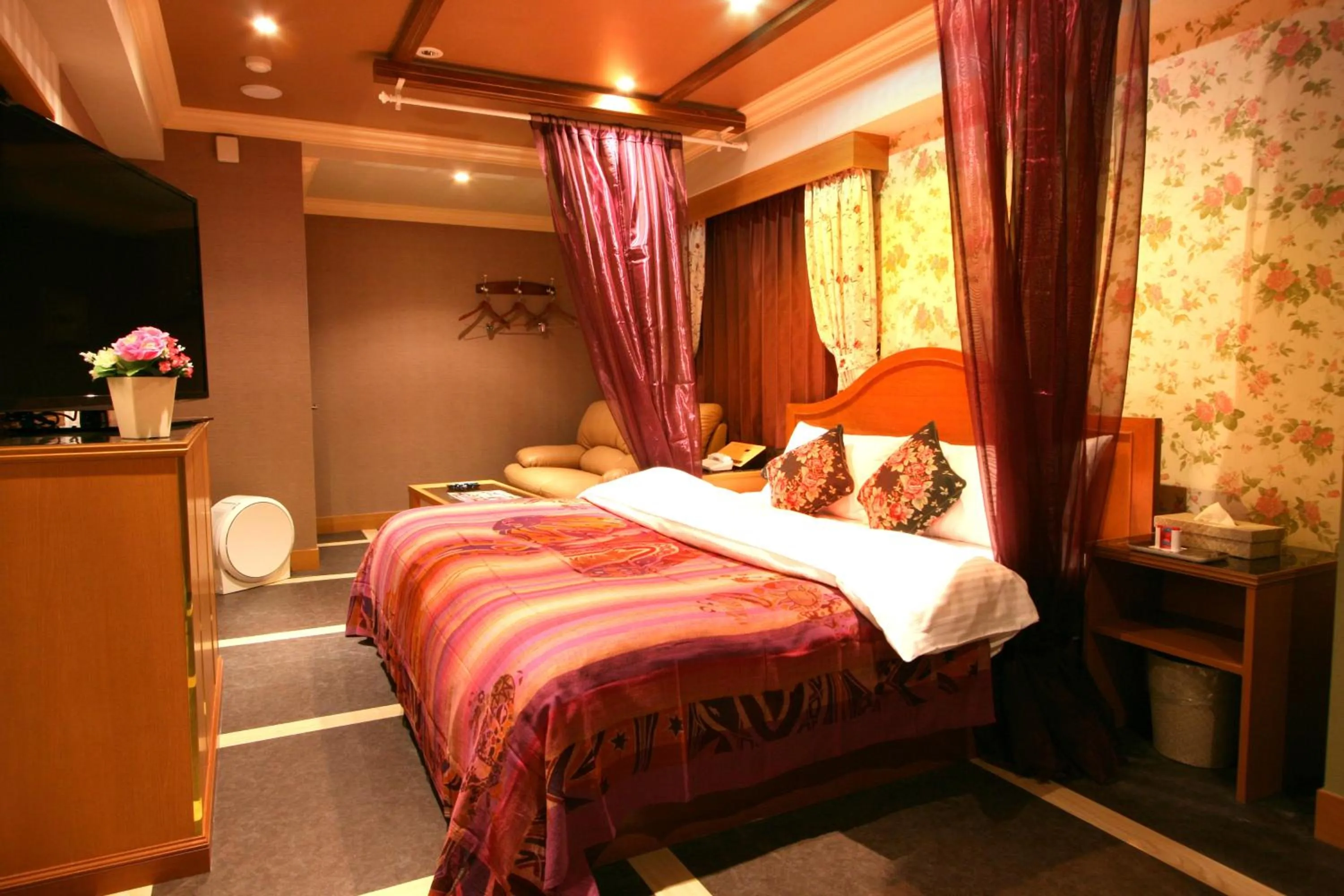 Bedroom, Bed in AURA Seki Inter (Adult Only)