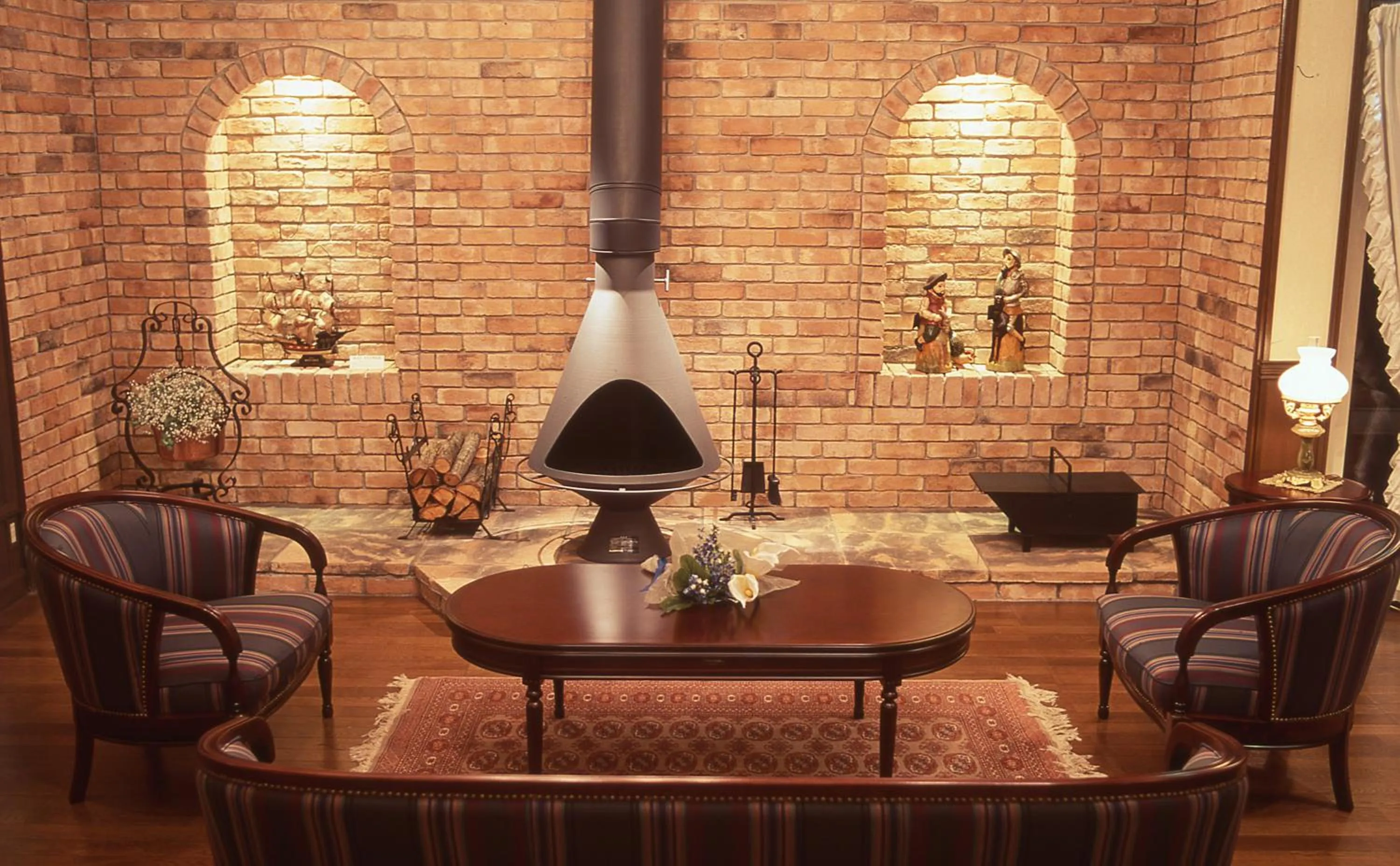 Restaurant/places to eat in Canari