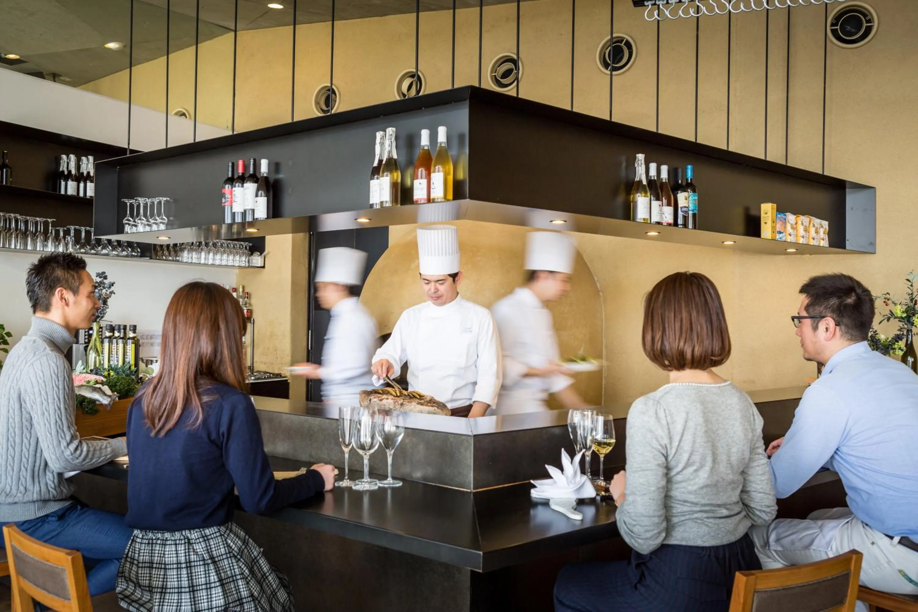 Restaurant/places to eat in Setre Marina Biwako