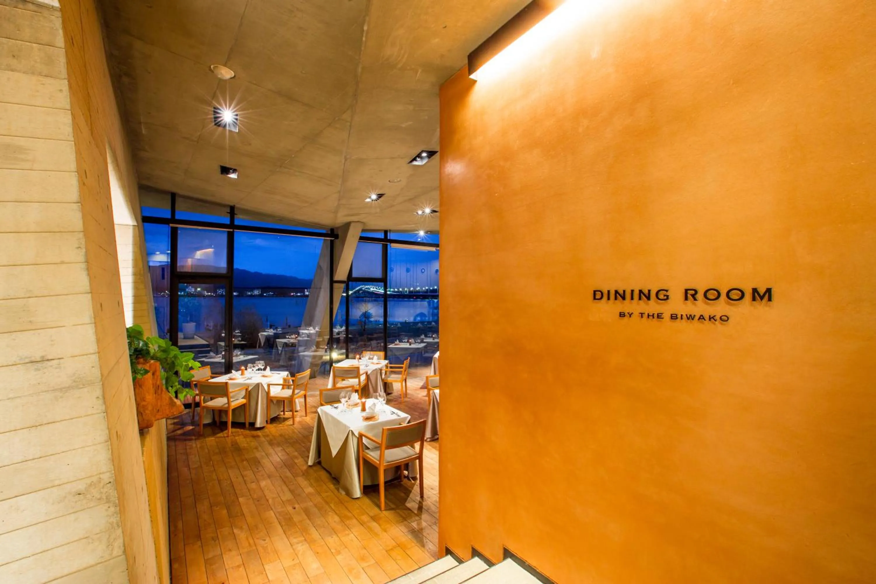 Restaurant/places to eat in Setre Marina Biwako