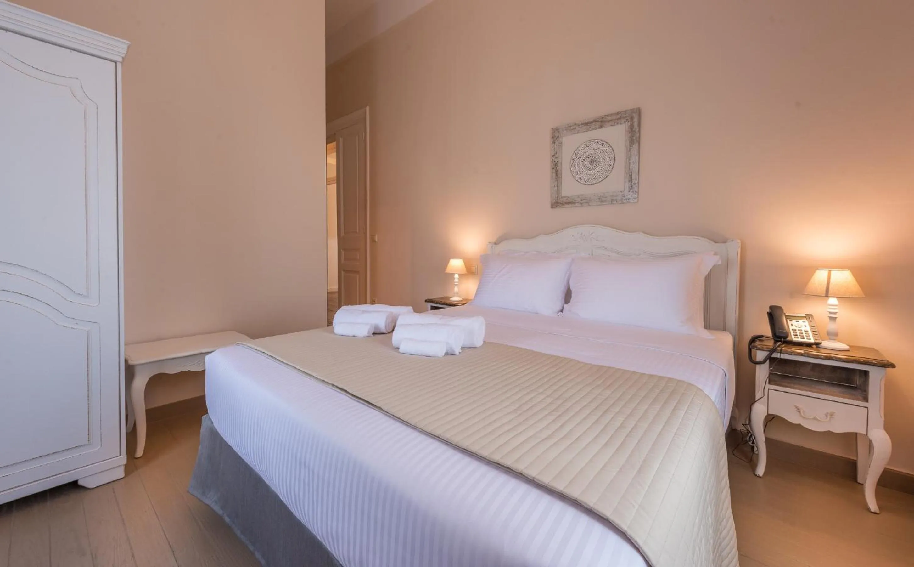 Bedroom, Bed in Palladian Home