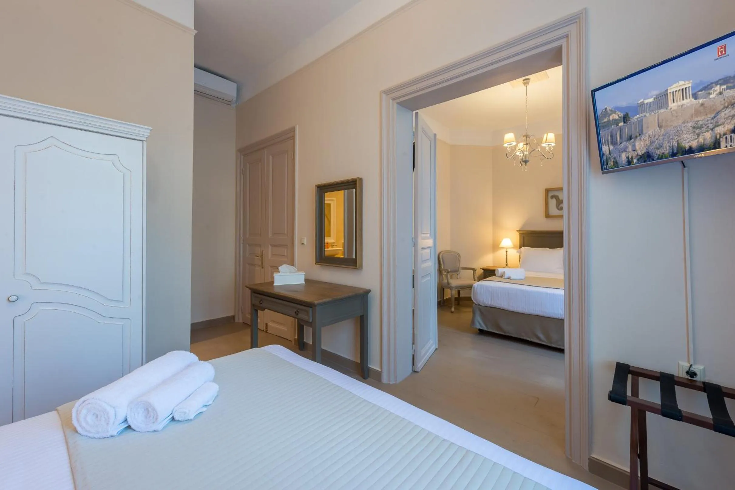 Bedroom, Bed in Palladian Home