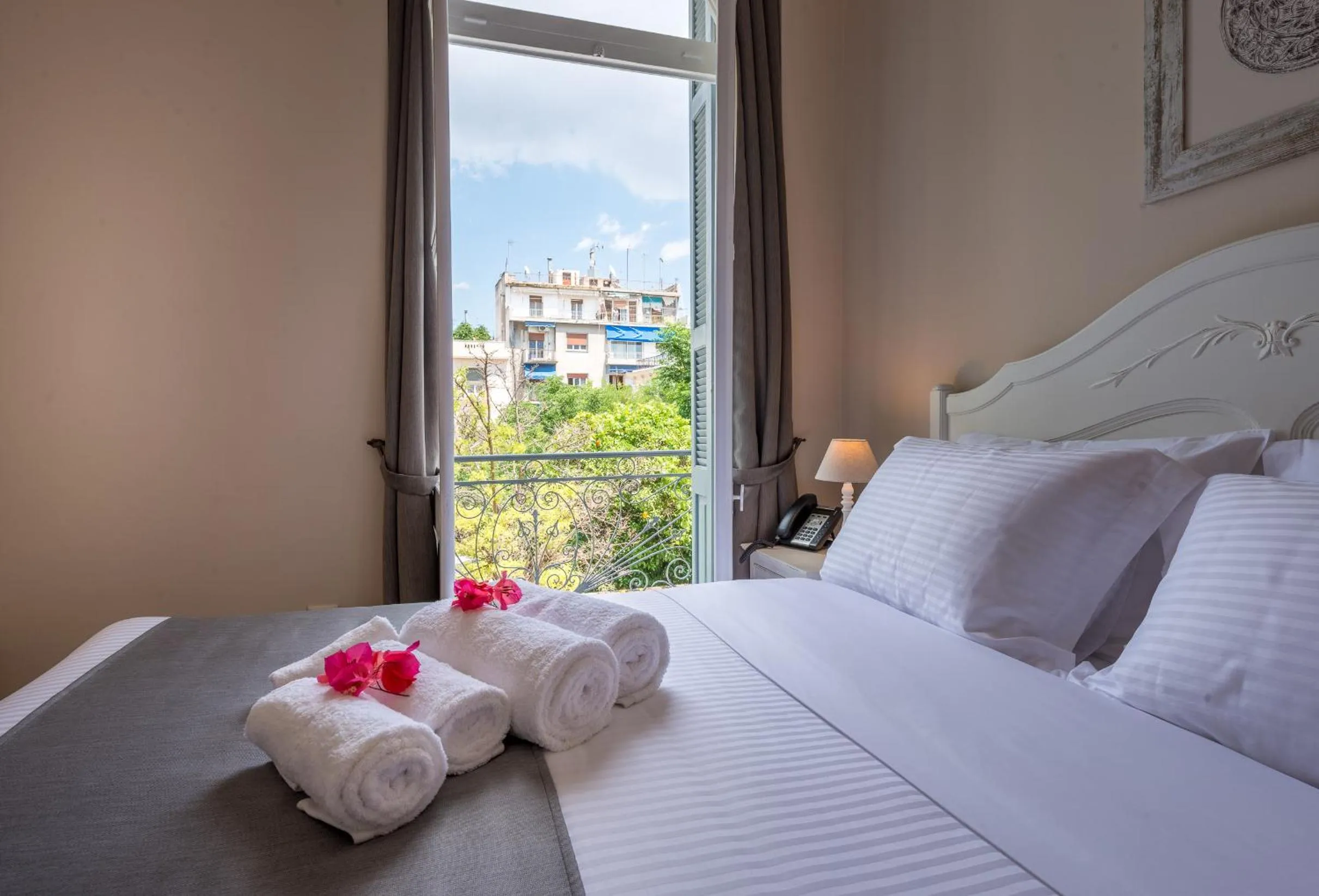 Bedroom, Bed in Palladian Home