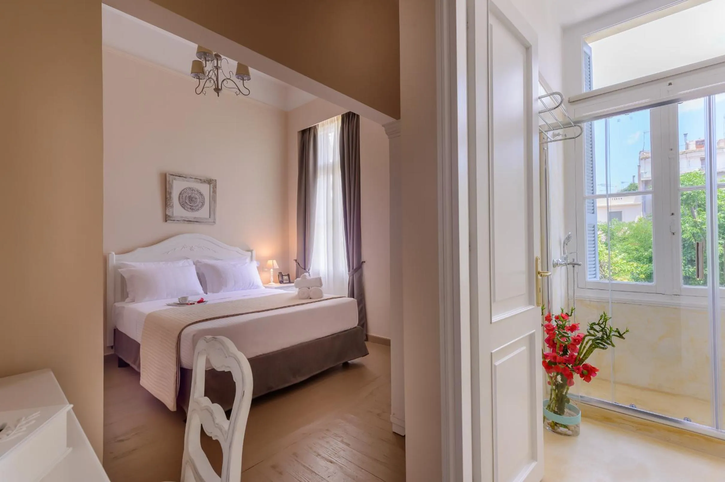 Photo of the whole room, Bed in Palladian Home