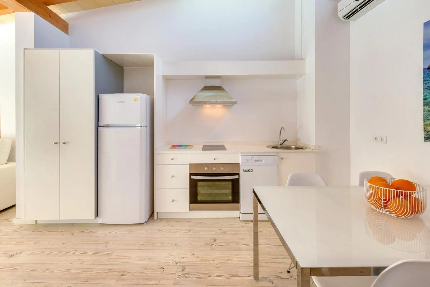 Kitchen or kitchenette in Urban Suites Palma - Turismo de Interior by PriorityVillas