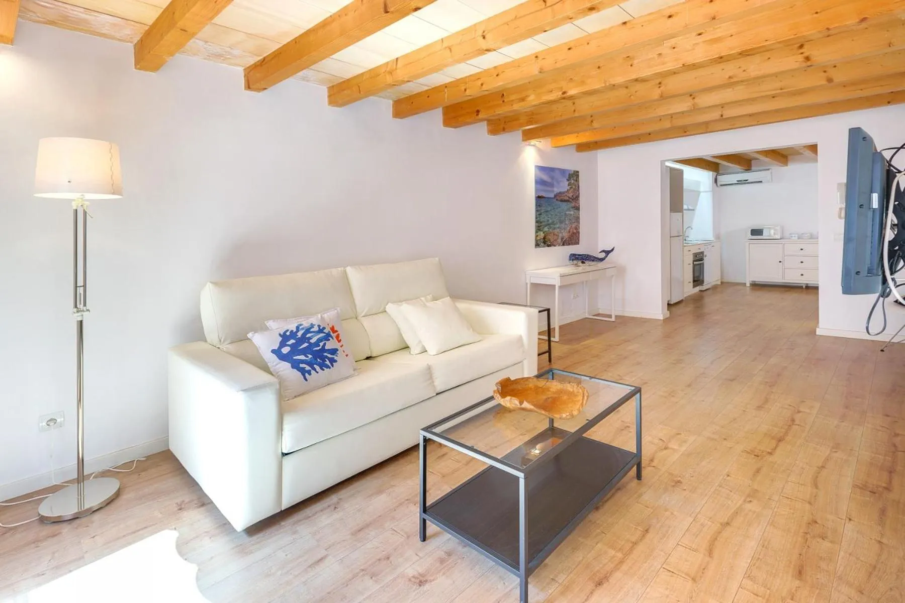 TV and multimedia in Urban Suites Palma - Turismo de Interior by PriorityVillas