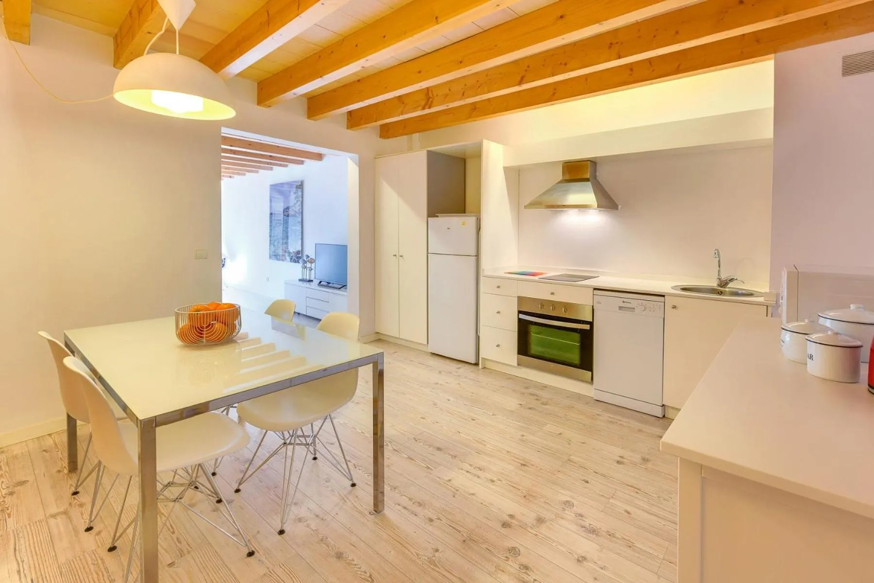 TV and multimedia in Urban Suites Palma - Turismo de Interior by PriorityVillas