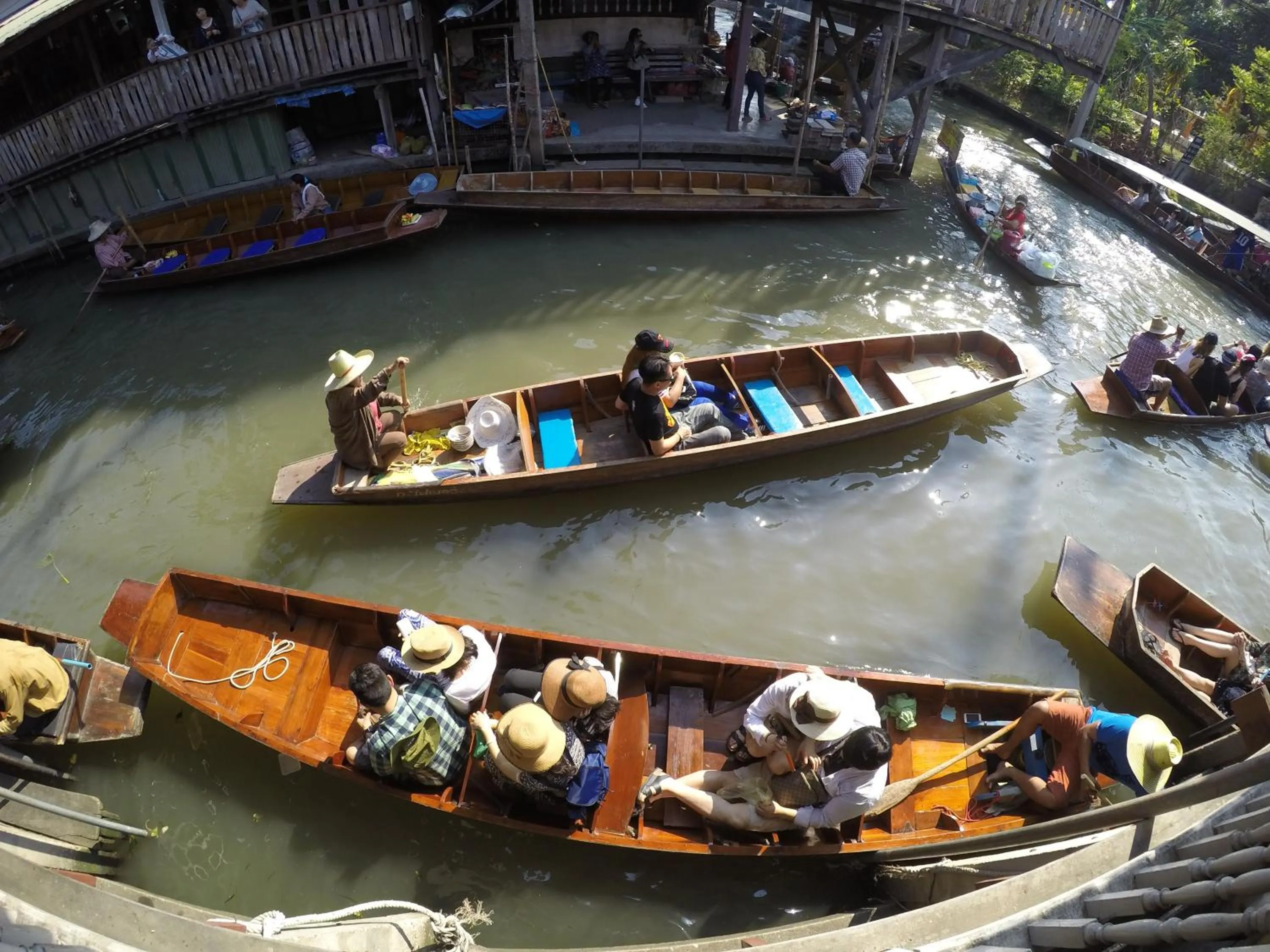 Nearby landmark in PuengLuang Hotel