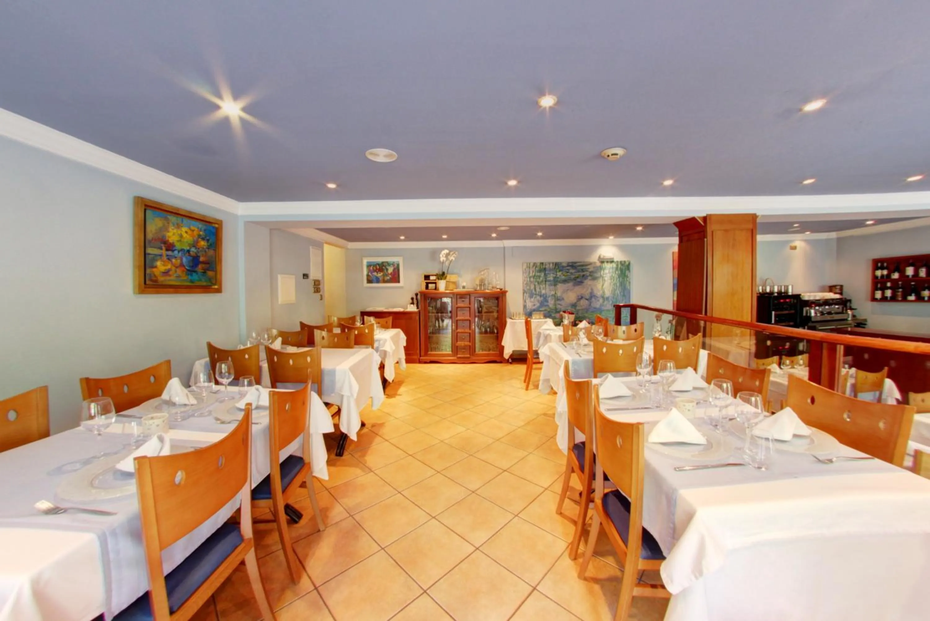 Restaurant/places to eat in Hotel Montané