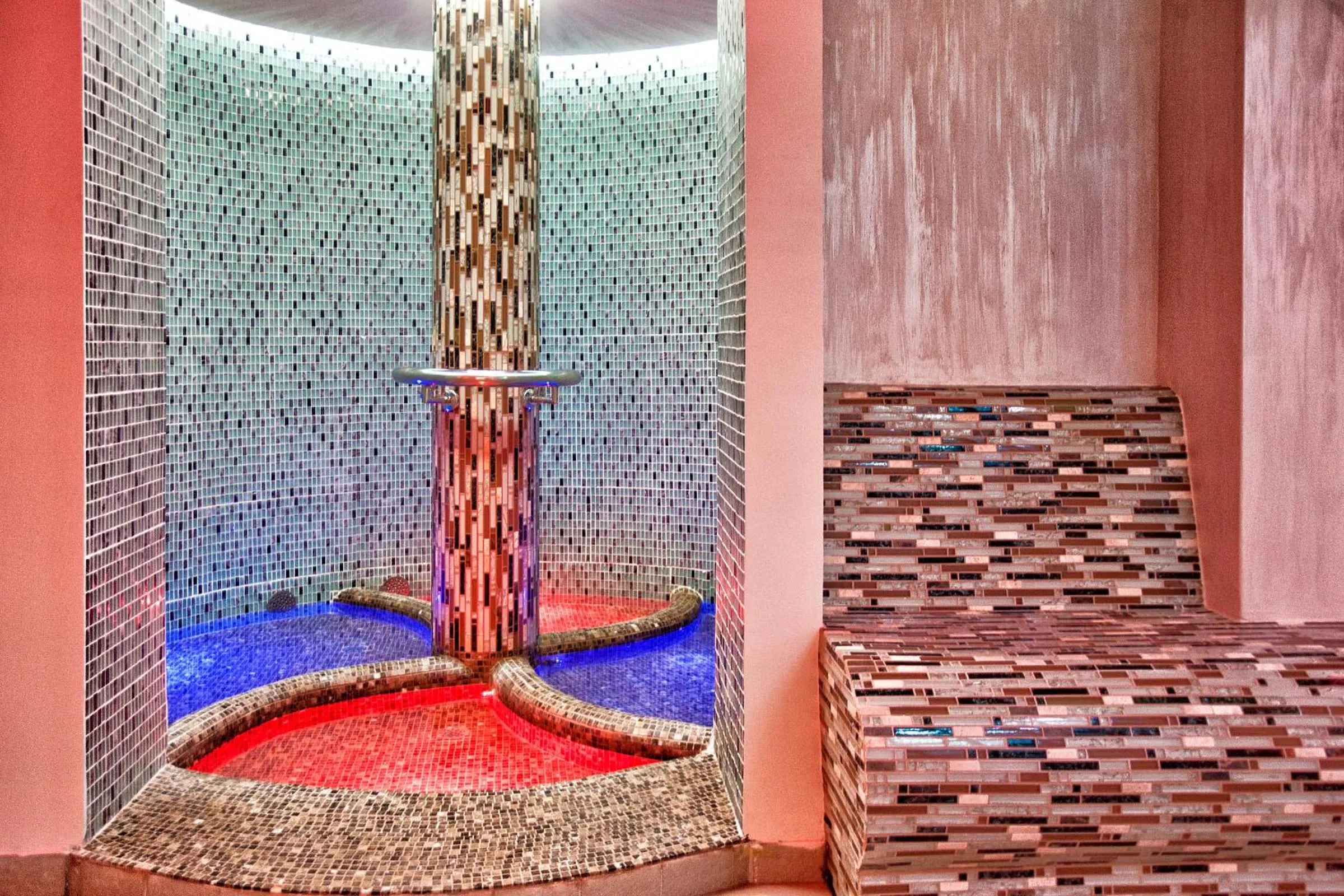 Hot Tub in Wellness & Spa Hotel ACD