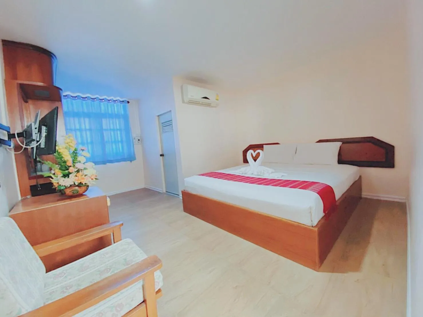 Bedroom, Bed in Imperial Sakon Hotel