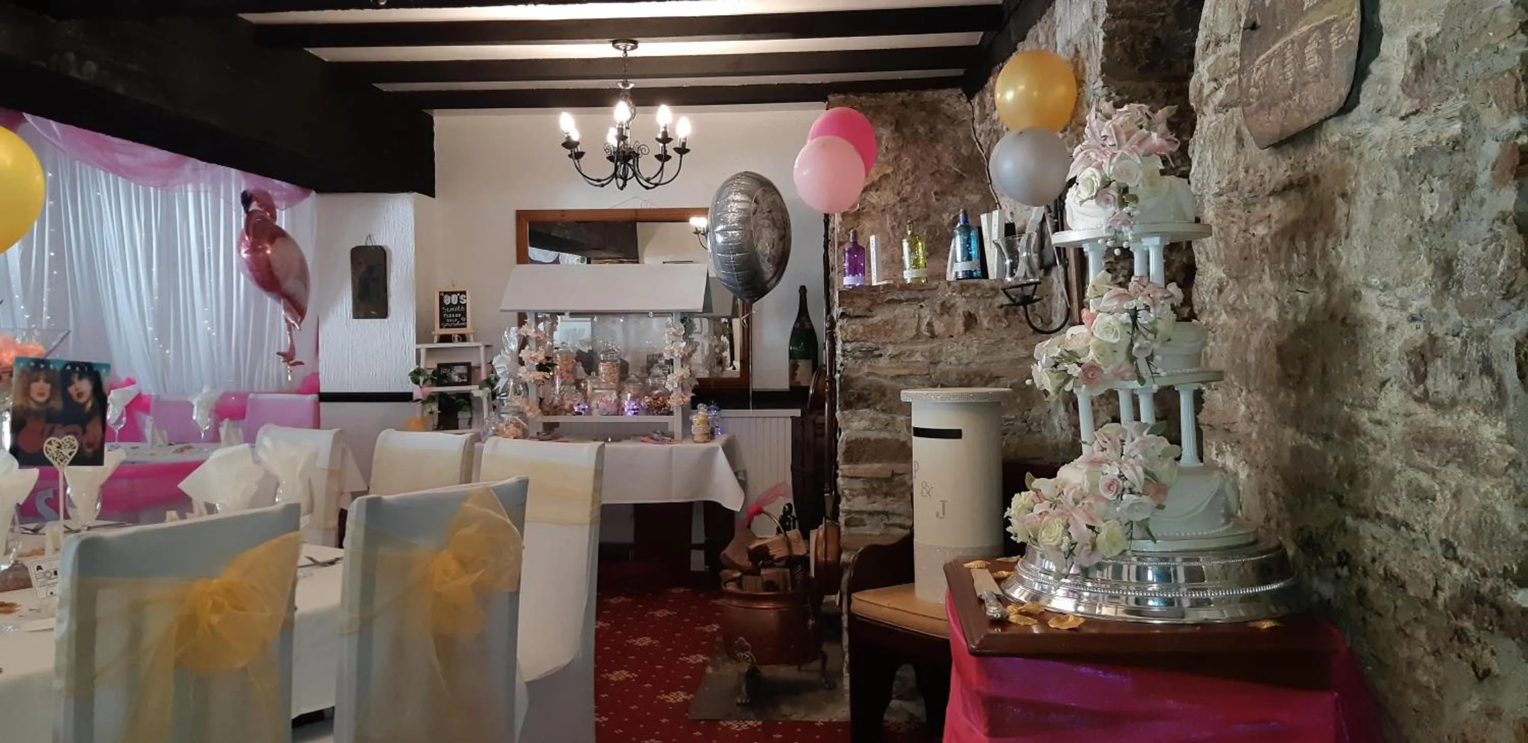 Restaurant/places to eat in The Weary Friar Inn