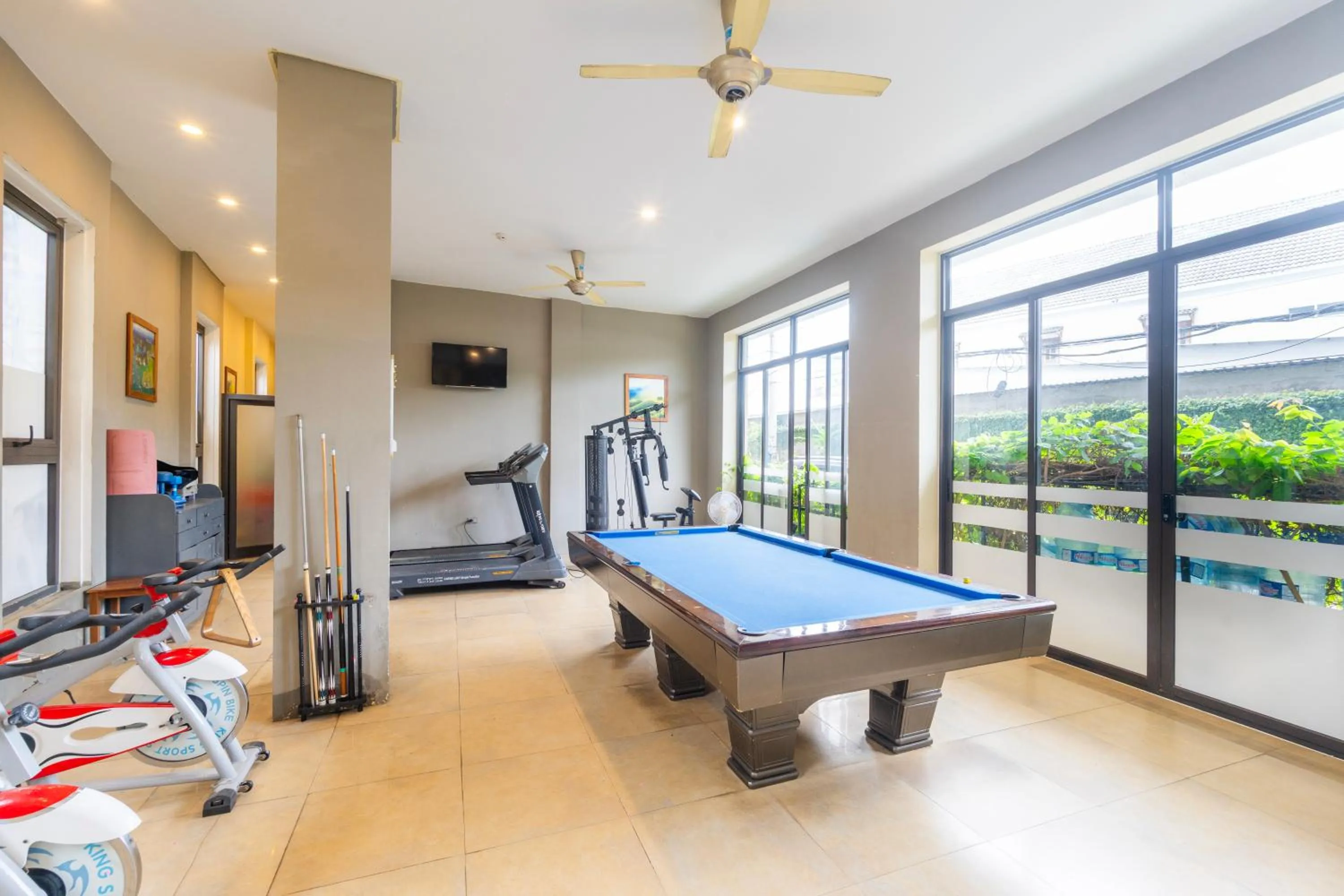 Billiard in Golden Daisy Hotel Phu Quoc