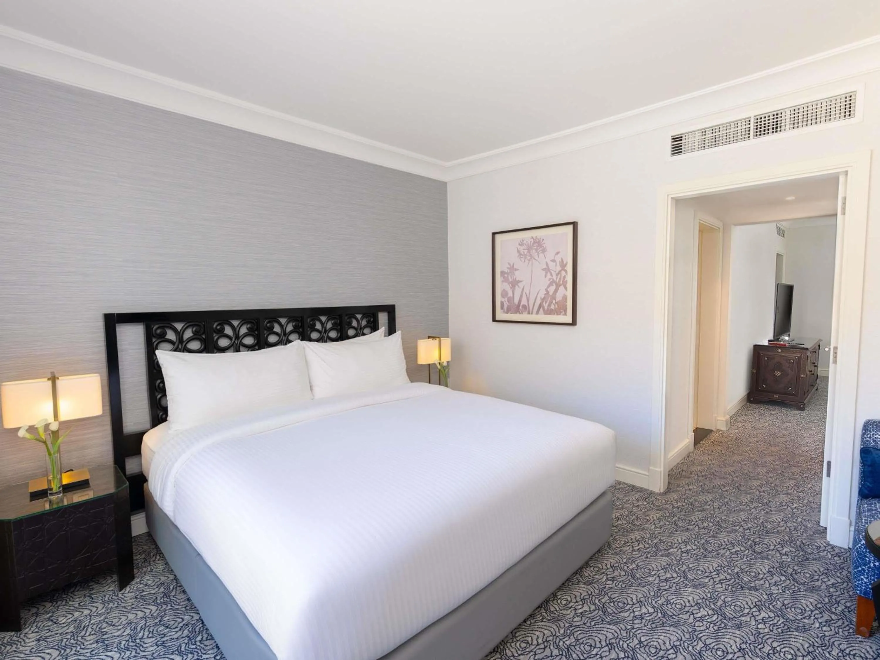 Photo of the whole room, Bed in Mövenpick Resort Petra