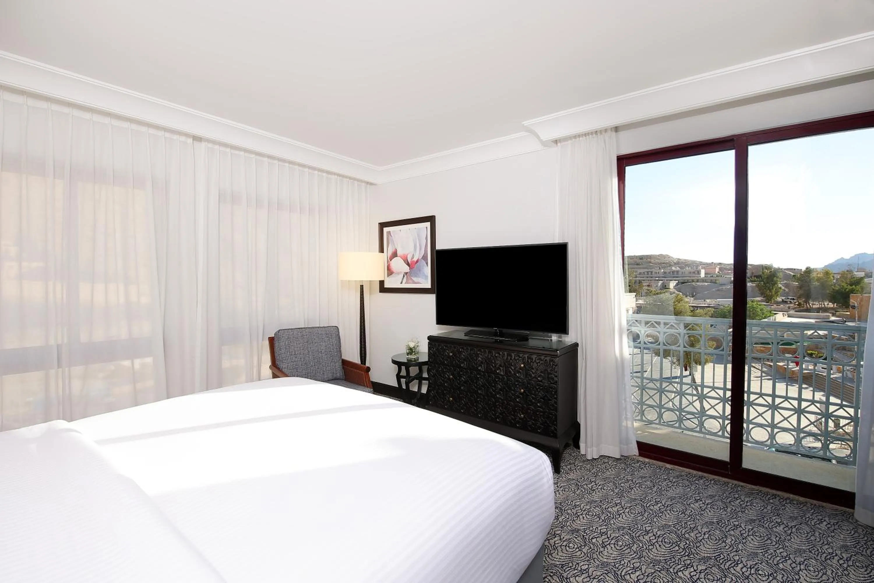 Bed in Mövenpick Resort Petra