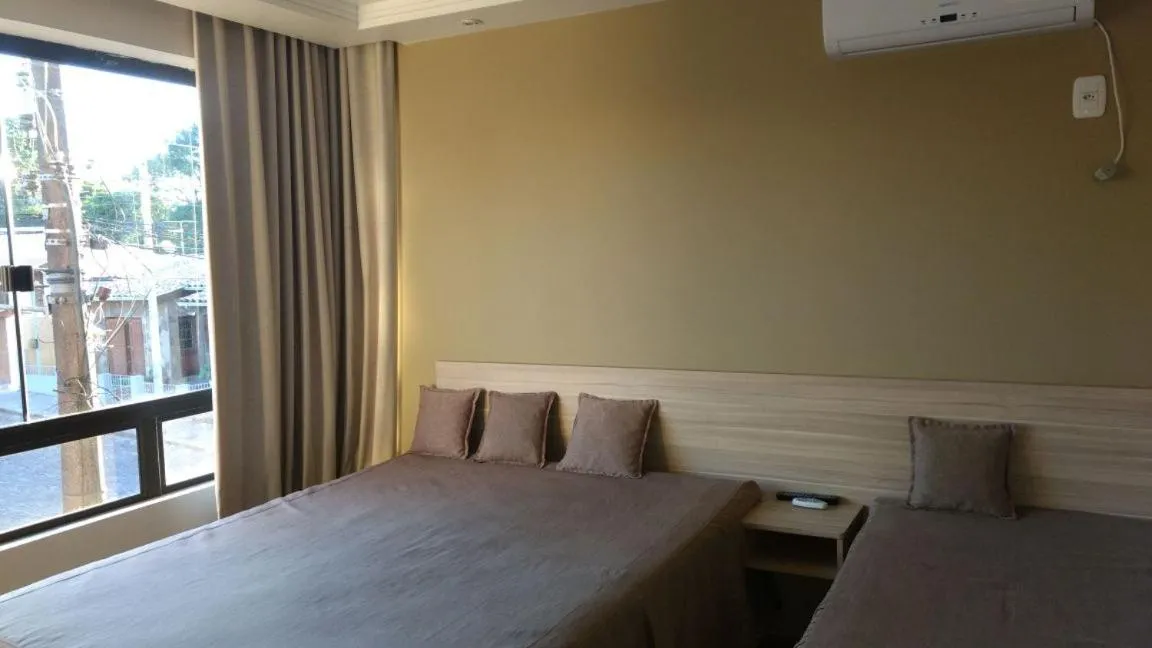 Santa Clara Hotel e Restaurante