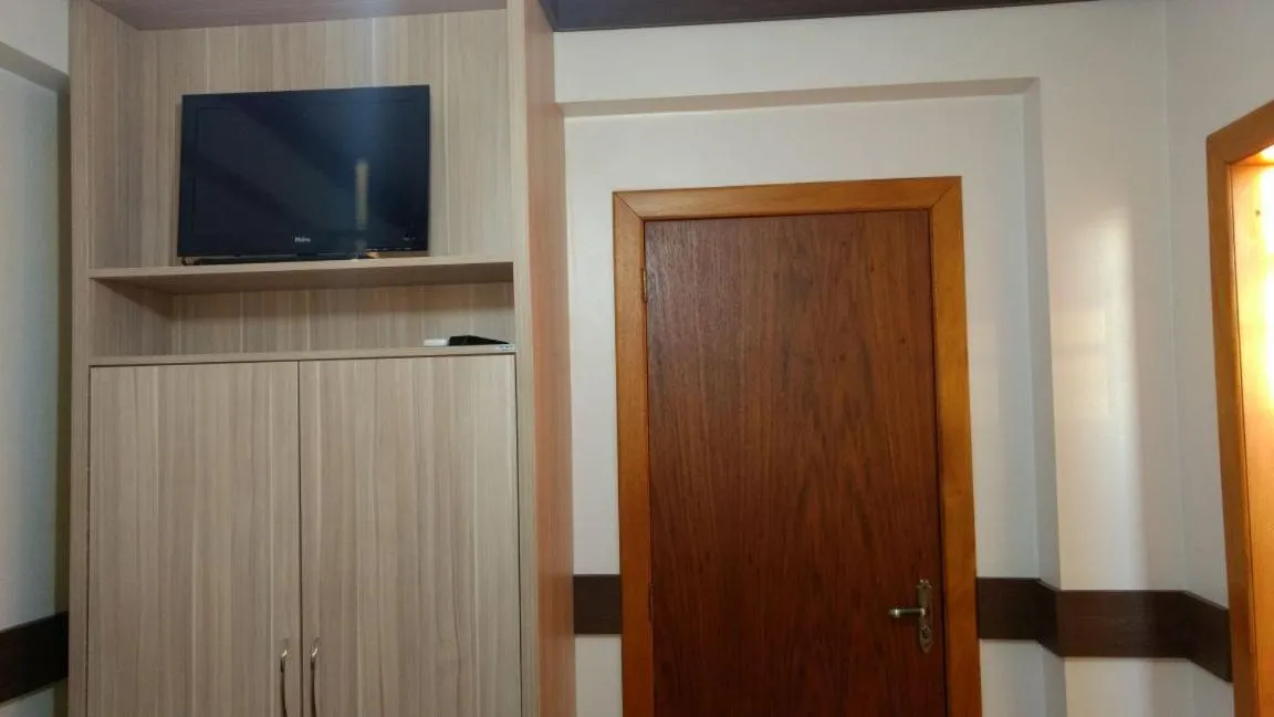 Santa Clara Hotel e Restaurante