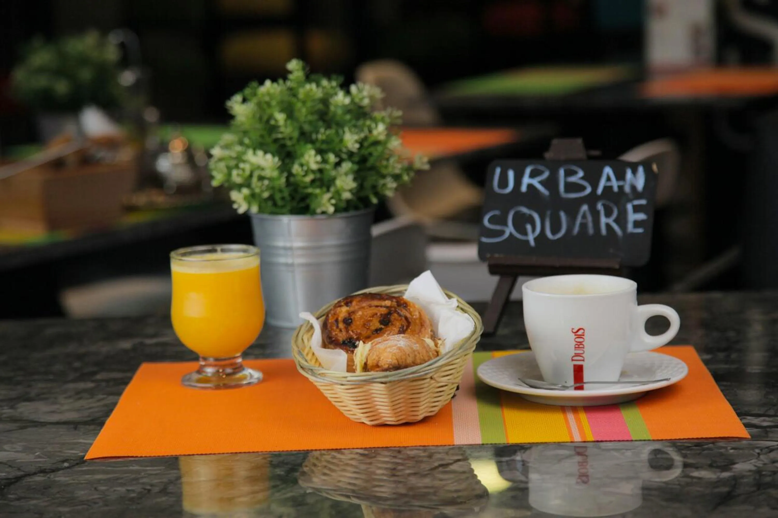 Continental breakfast in RENT-INN Suites Hotel