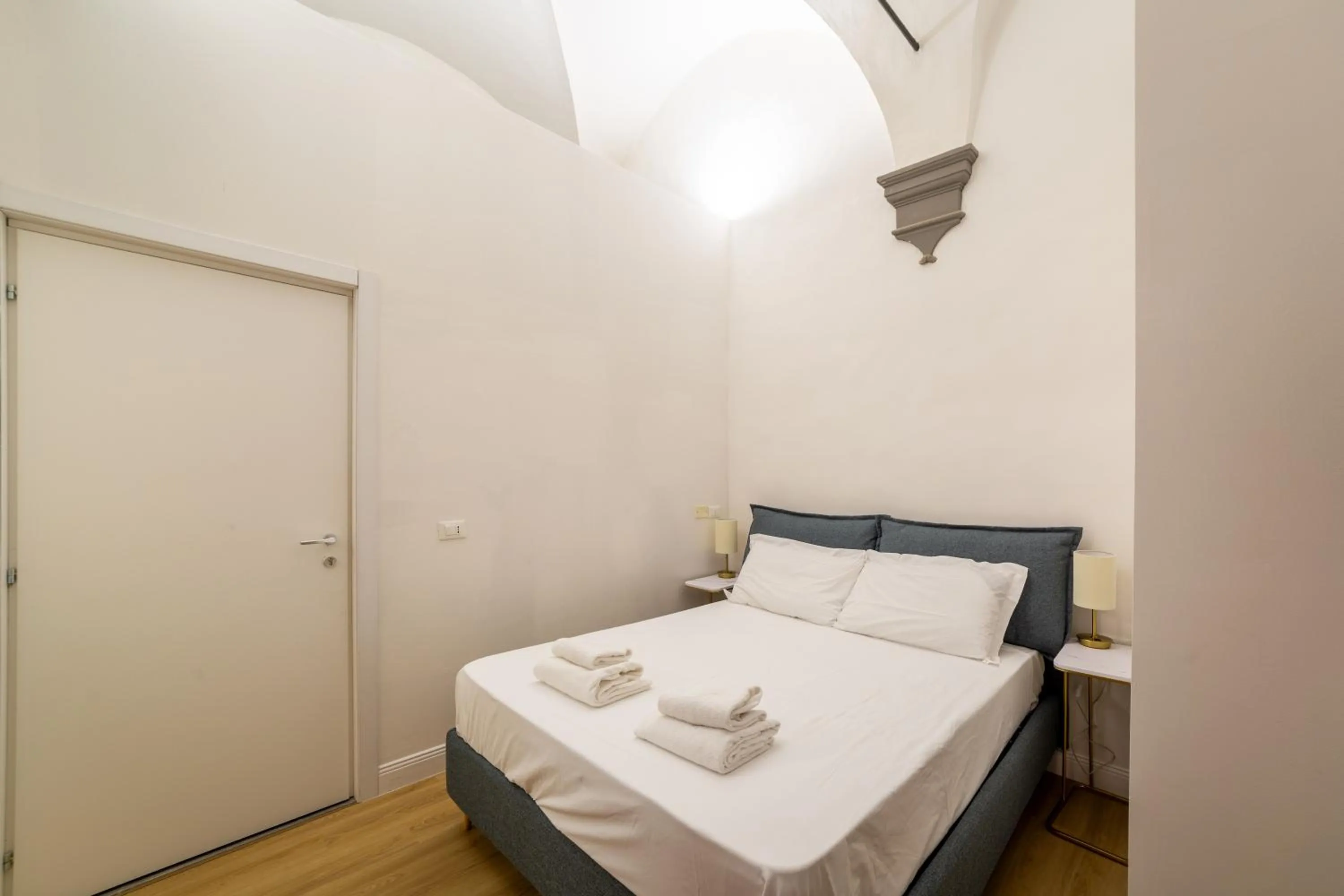 Bedroom, Bed in Residenza d'Epoca Galleria dell'Accademia