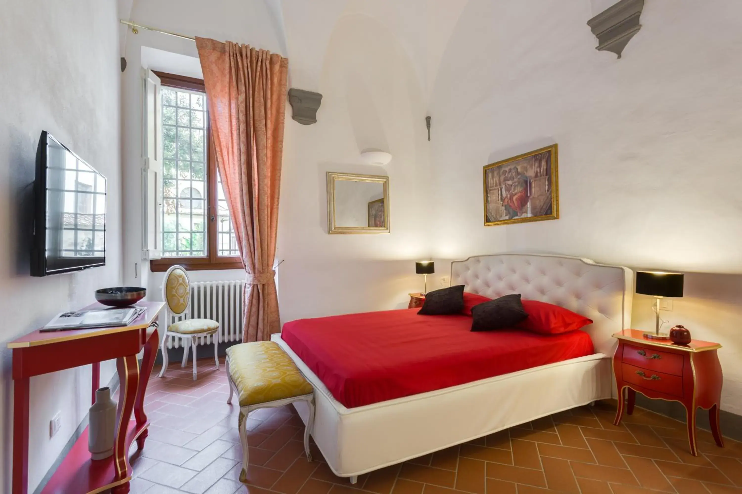 Luxury Triple Room in Residenza d'Epoca Galleria dell'Accademia Luxury Triple Room in Residenza d'Epoca Galleria dell'Accademia