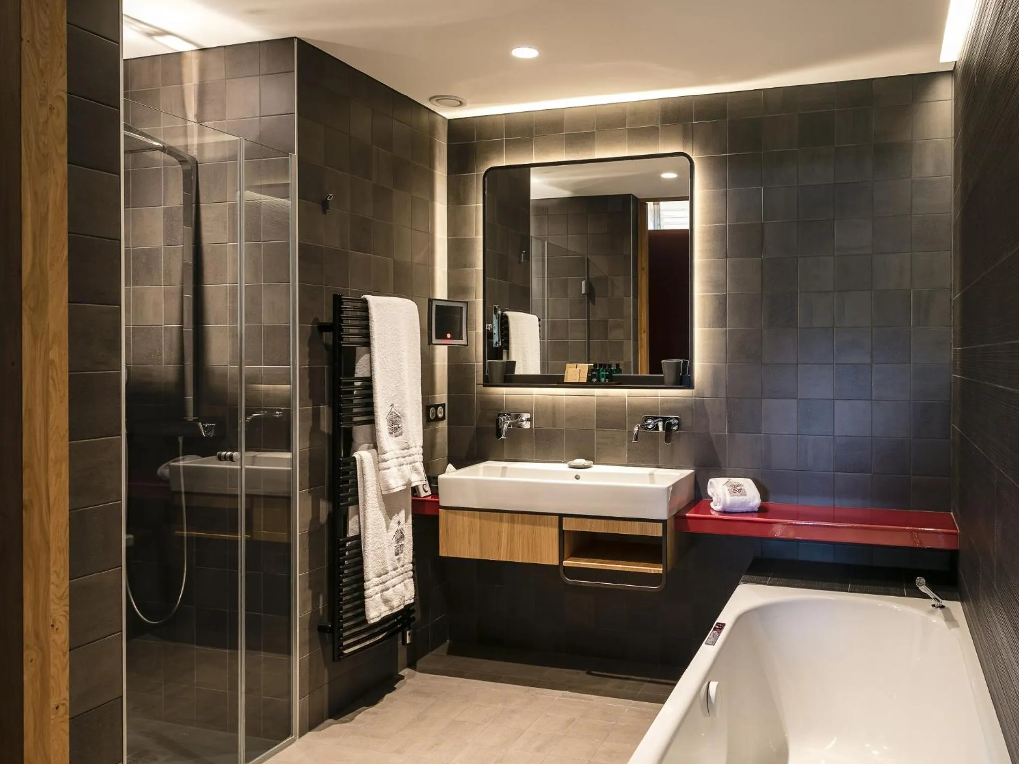 Decorative detail, Bed in Hotel des Berges, Restaurant Gastronomique & Spa