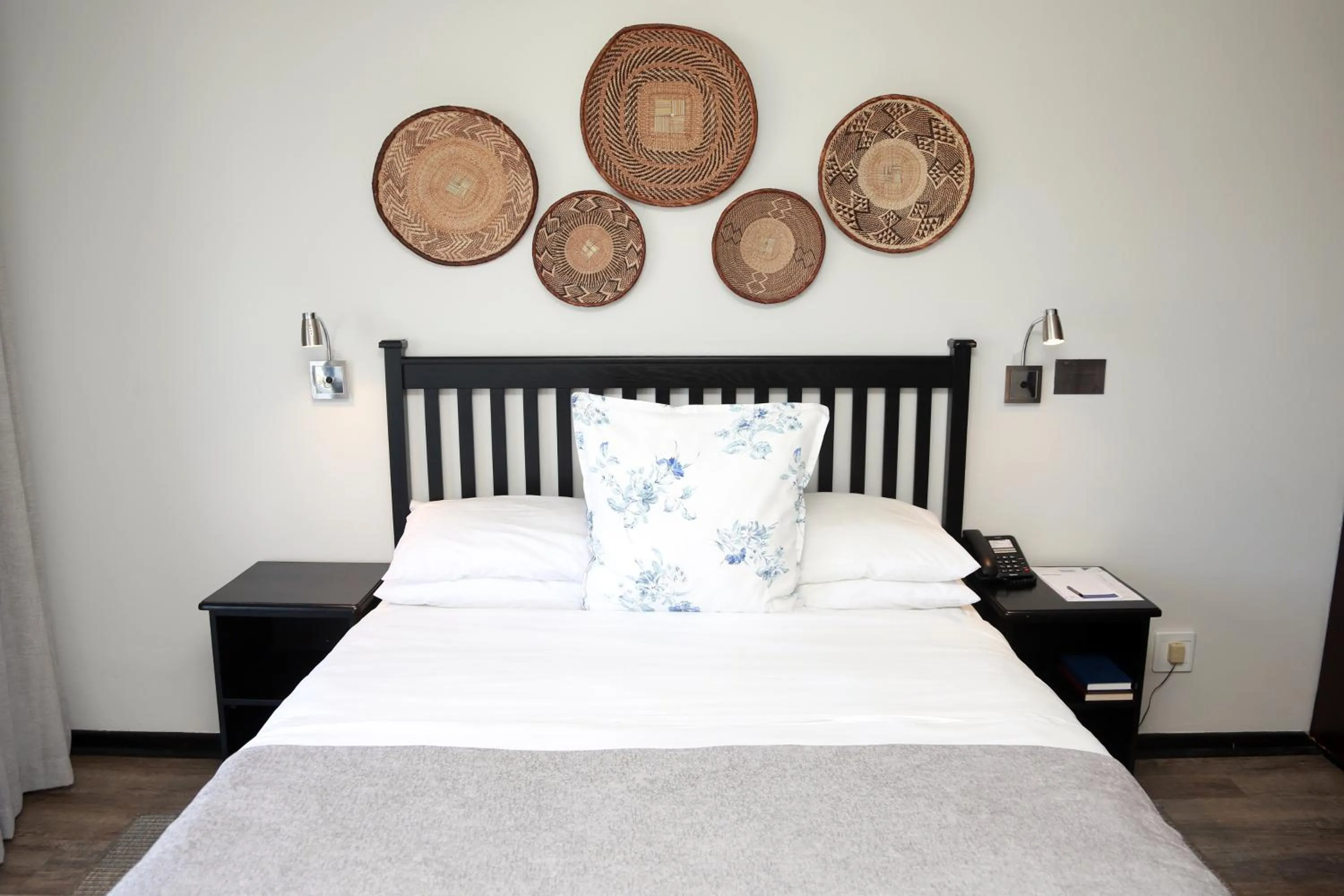 Bedroom, Bed in Blue Lagoon Hotel and Conference Centre