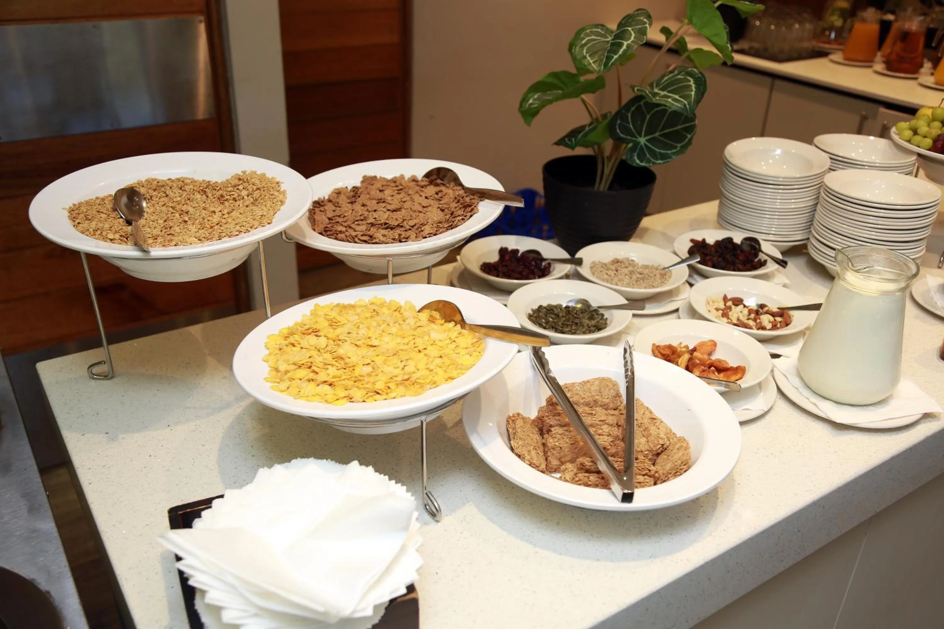 Restaurant/places to eat in Blue Lagoon Hotel and Conference Centre