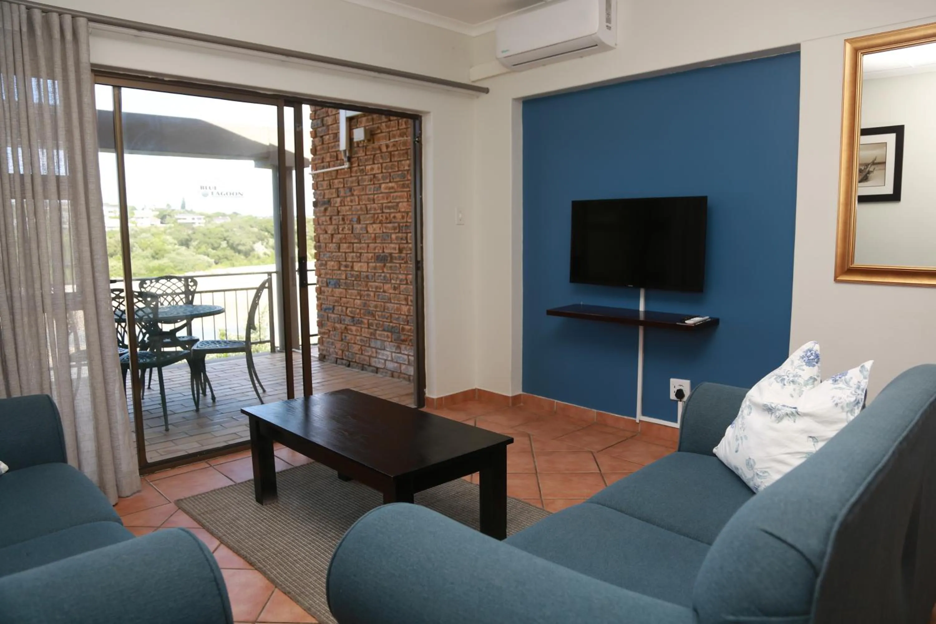 TV and multimedia in Blue Lagoon Hotel and Conference Centre