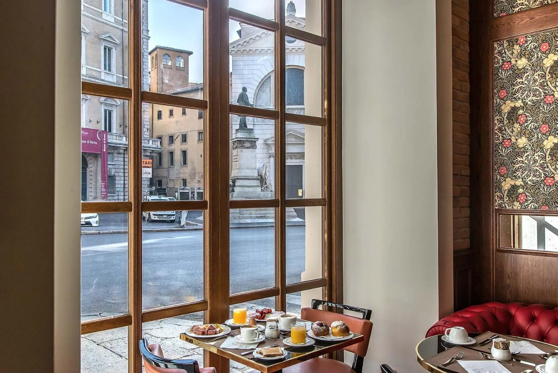 Food and drinks in Hotel Damaso