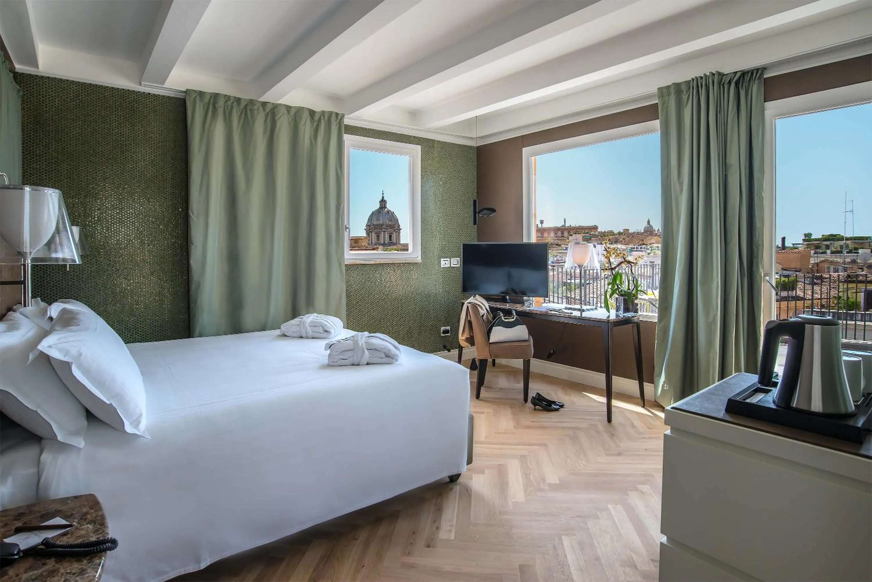 Photo of the whole room, Bed in Hotel Damaso