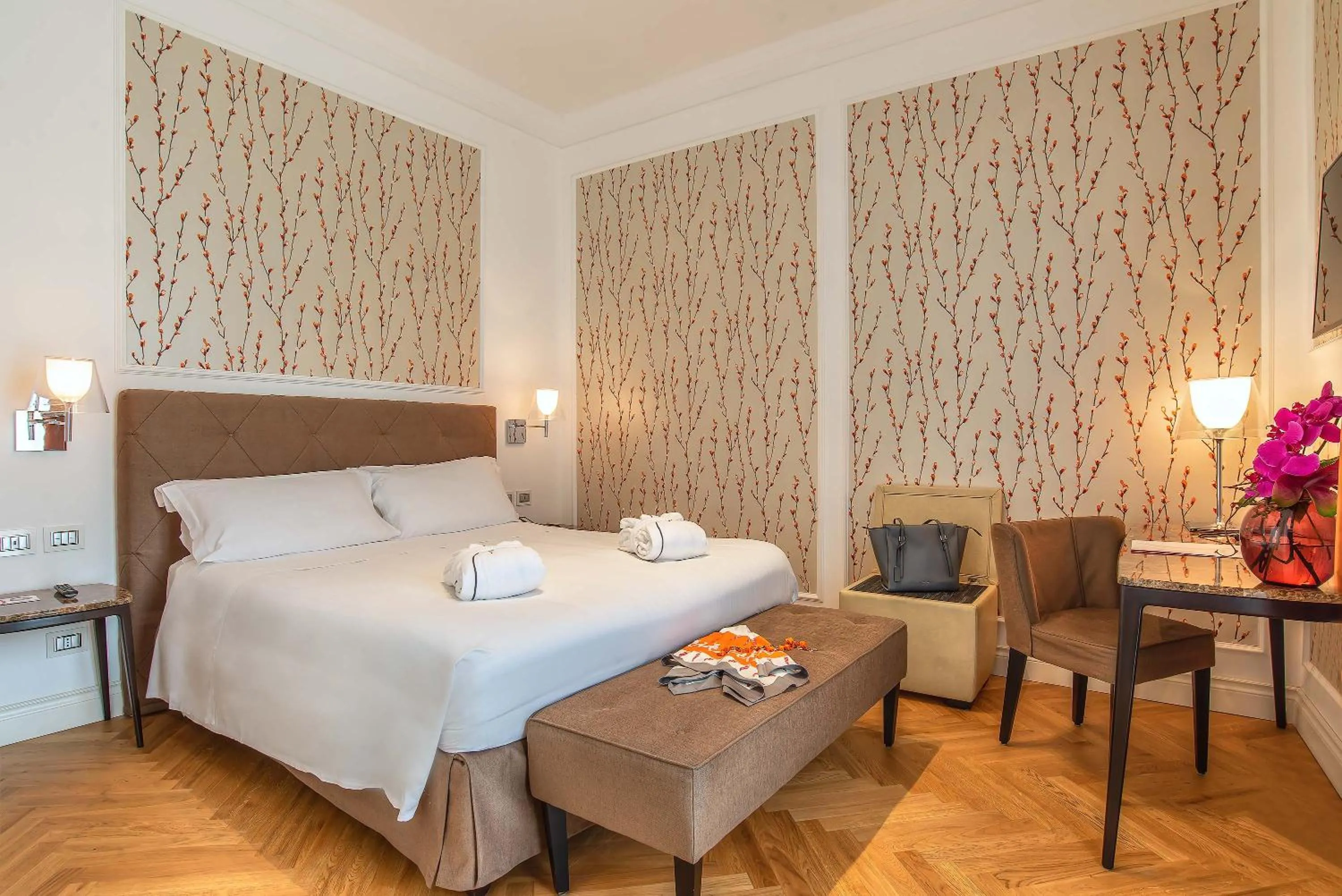 Bedroom, Bed in Hotel Damaso