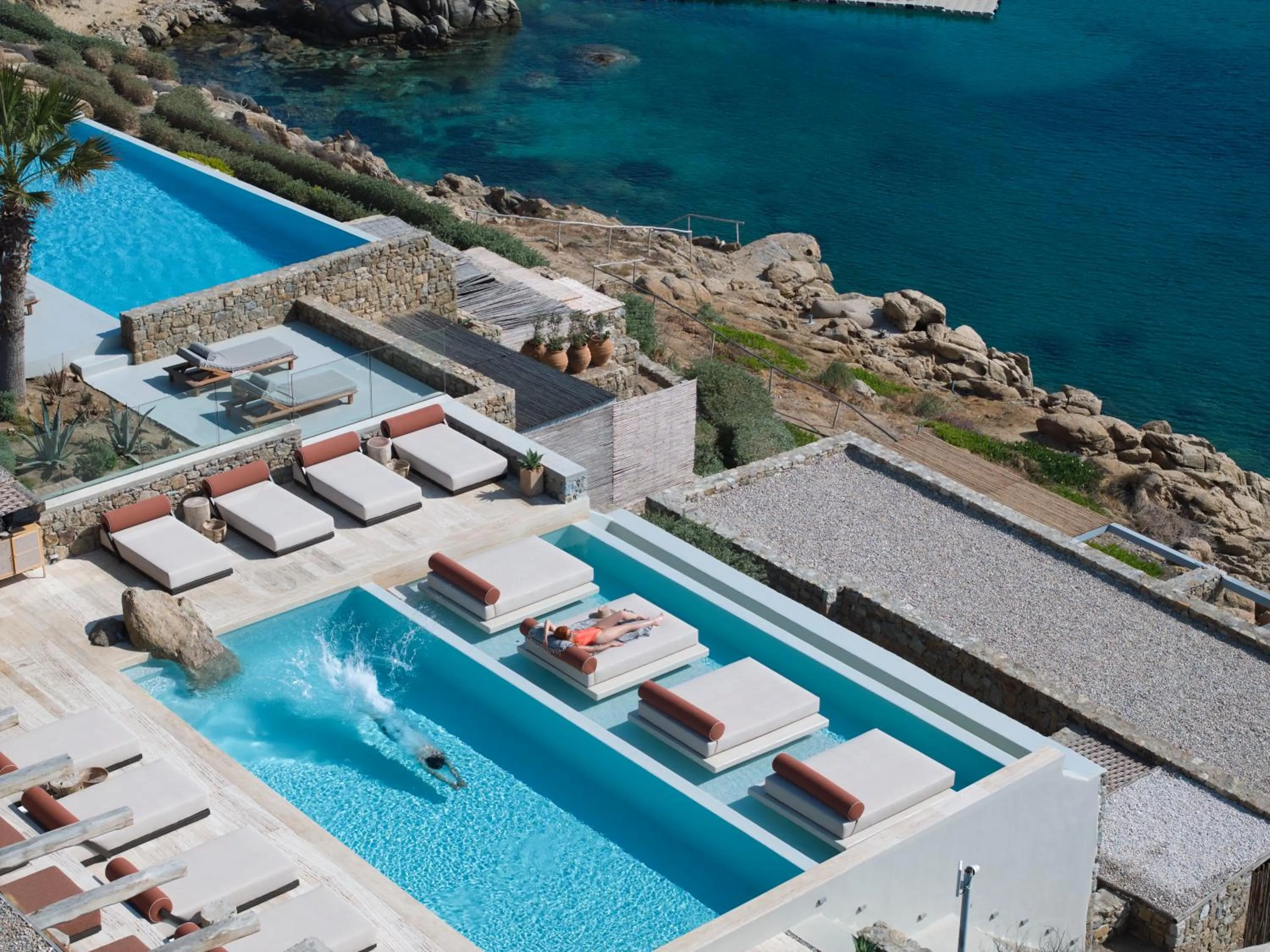 Swimming pool in Nimbus My Aktis