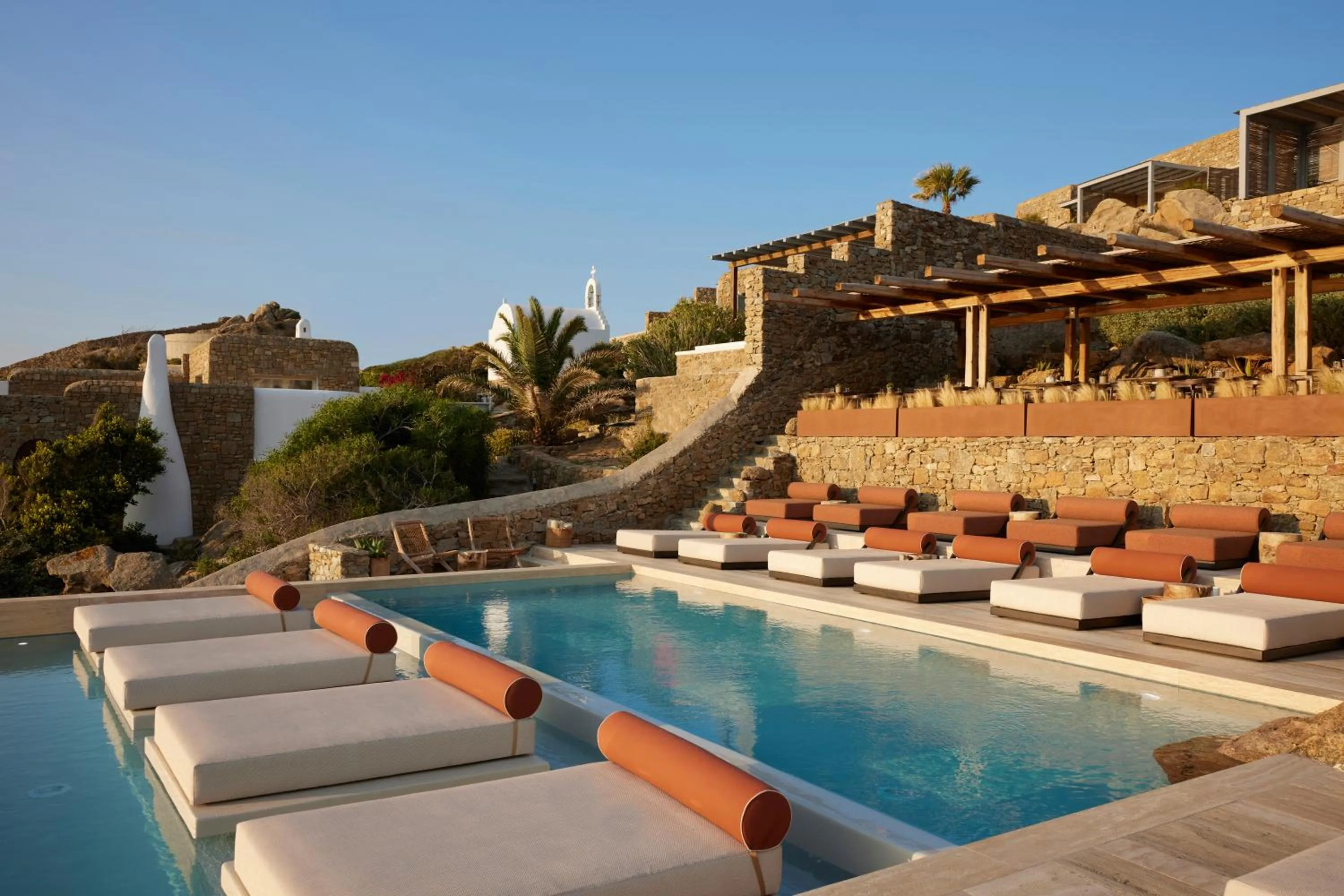 Swimming pool in Nimbus My Aktis