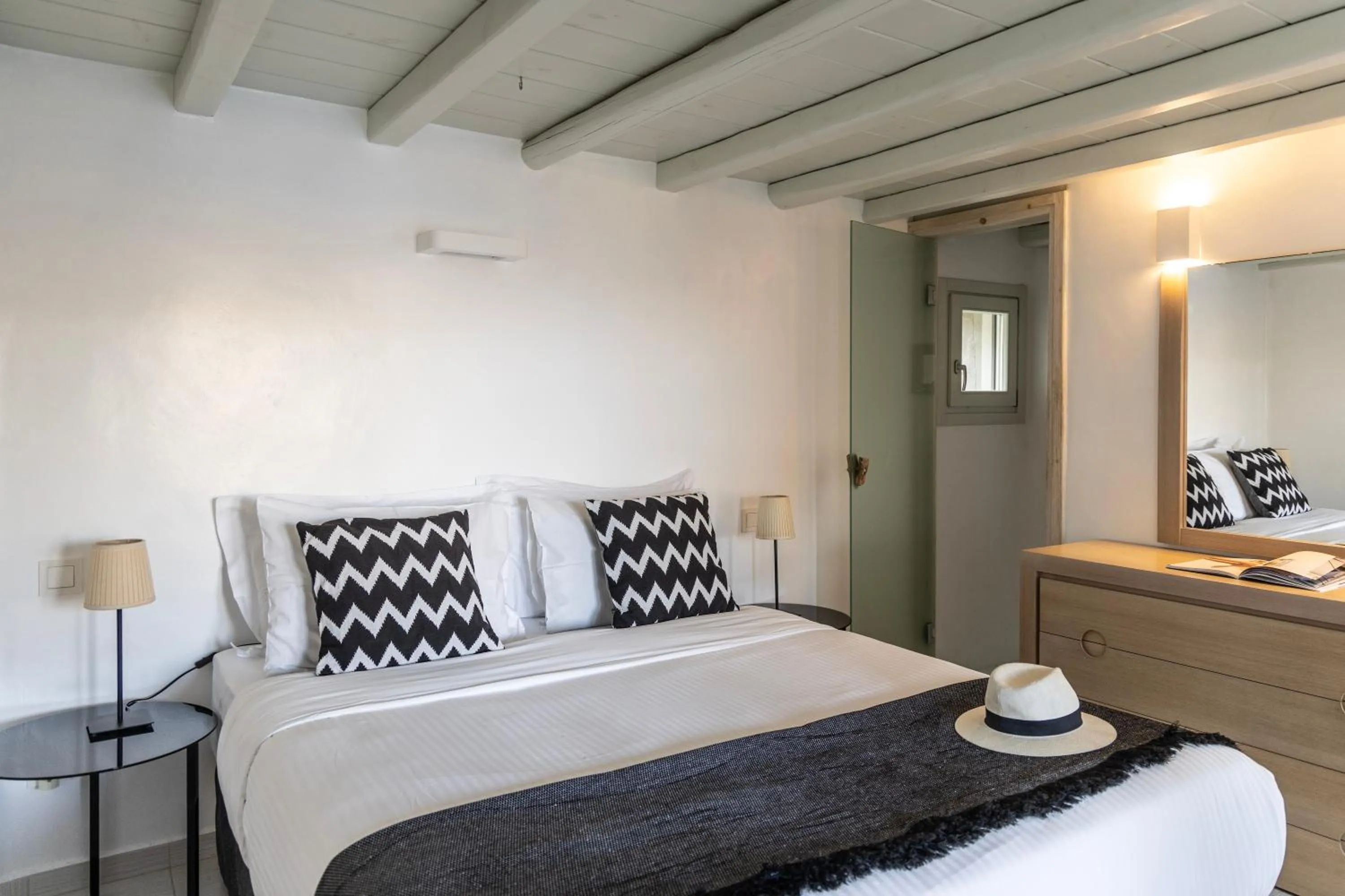 Bedroom, Bed in Nimbus My Aktis