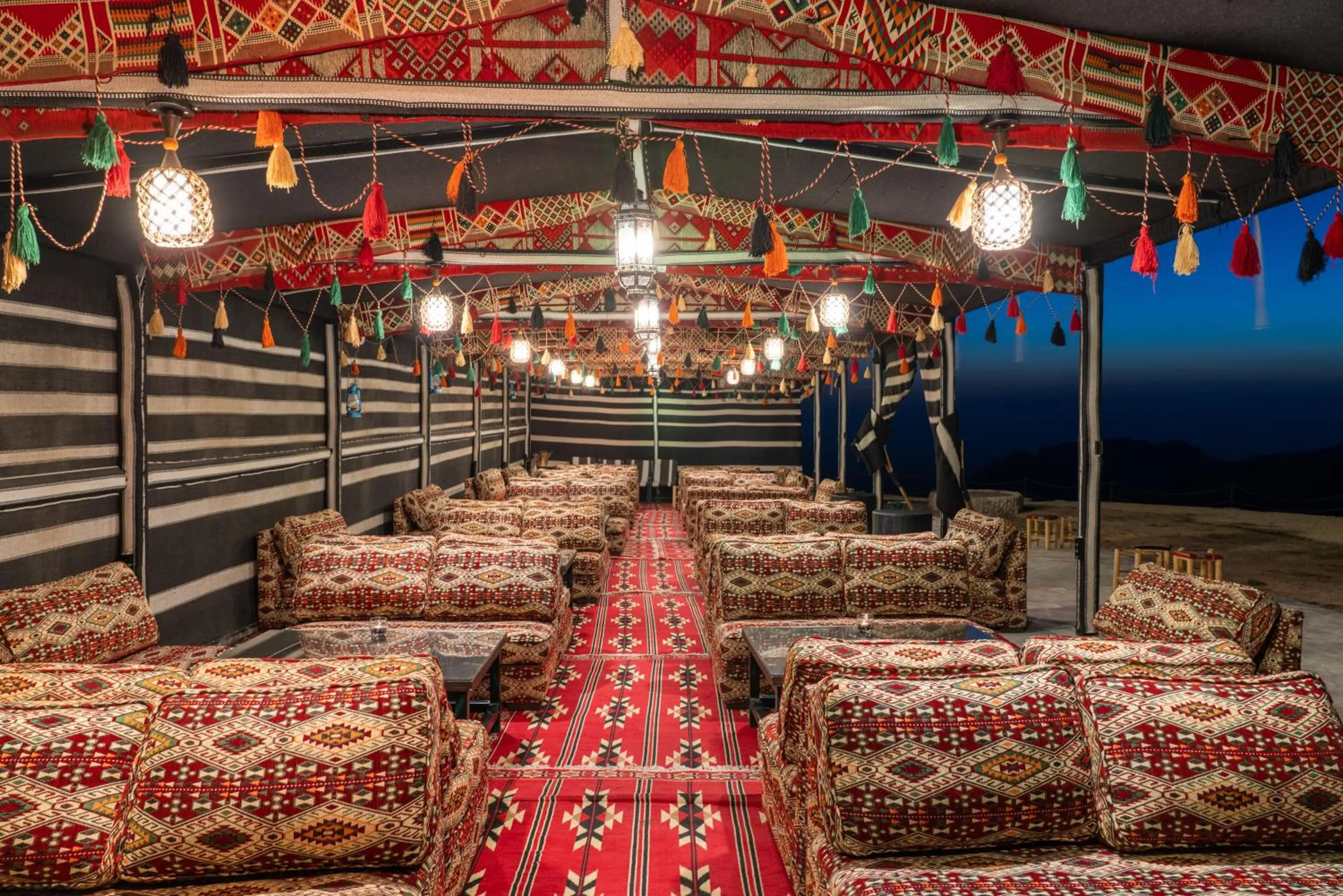 Restaurant/places to eat in Grand Mercure Petra