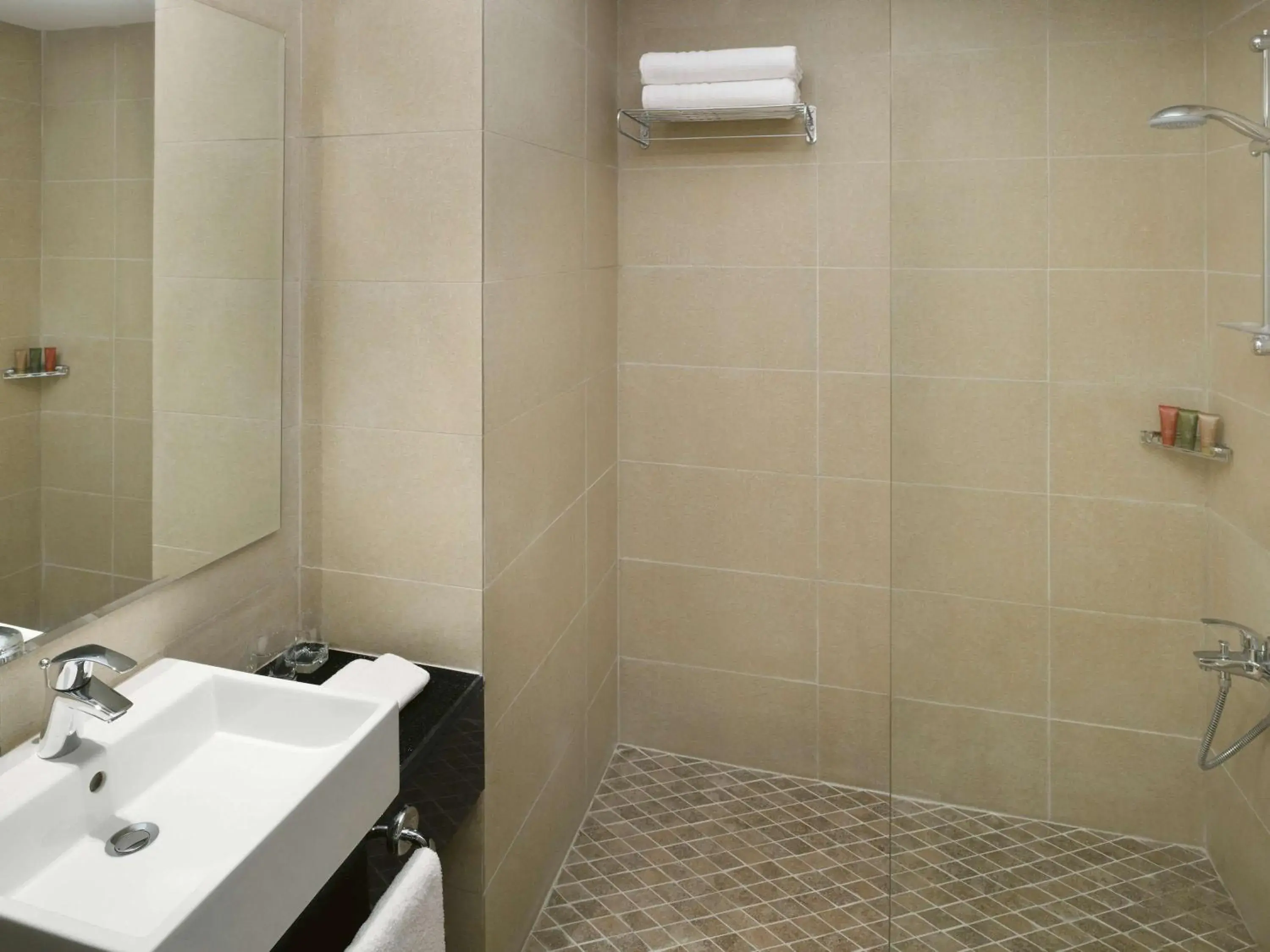 Classic King Room in Mövenpick Nabatean Castle Hotel Classic King Room in Mövenpick Nabatean Castle Hotel