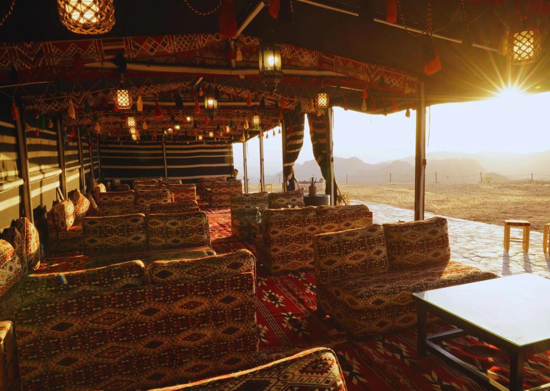 Restaurant/places to eat in Grand Mercure Petra