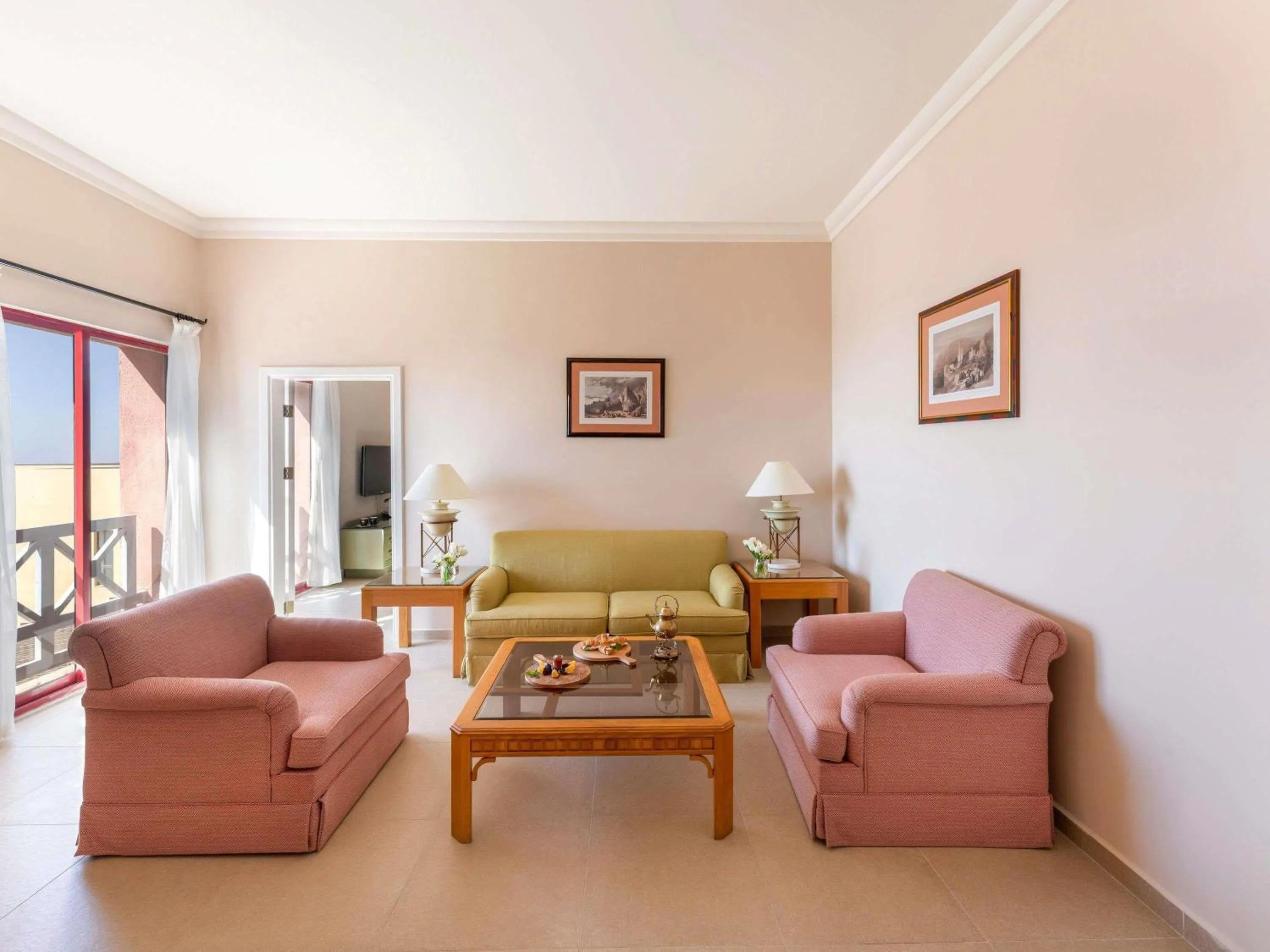 Photo of the whole room in Grand Mercure Petra